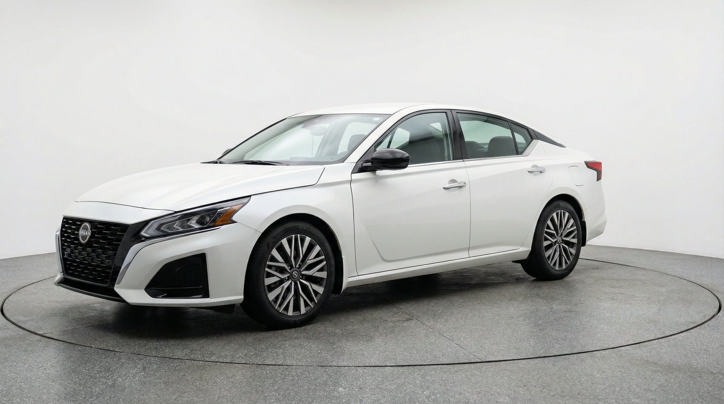 Thumbnail: 2025 Nissan Altima - 3