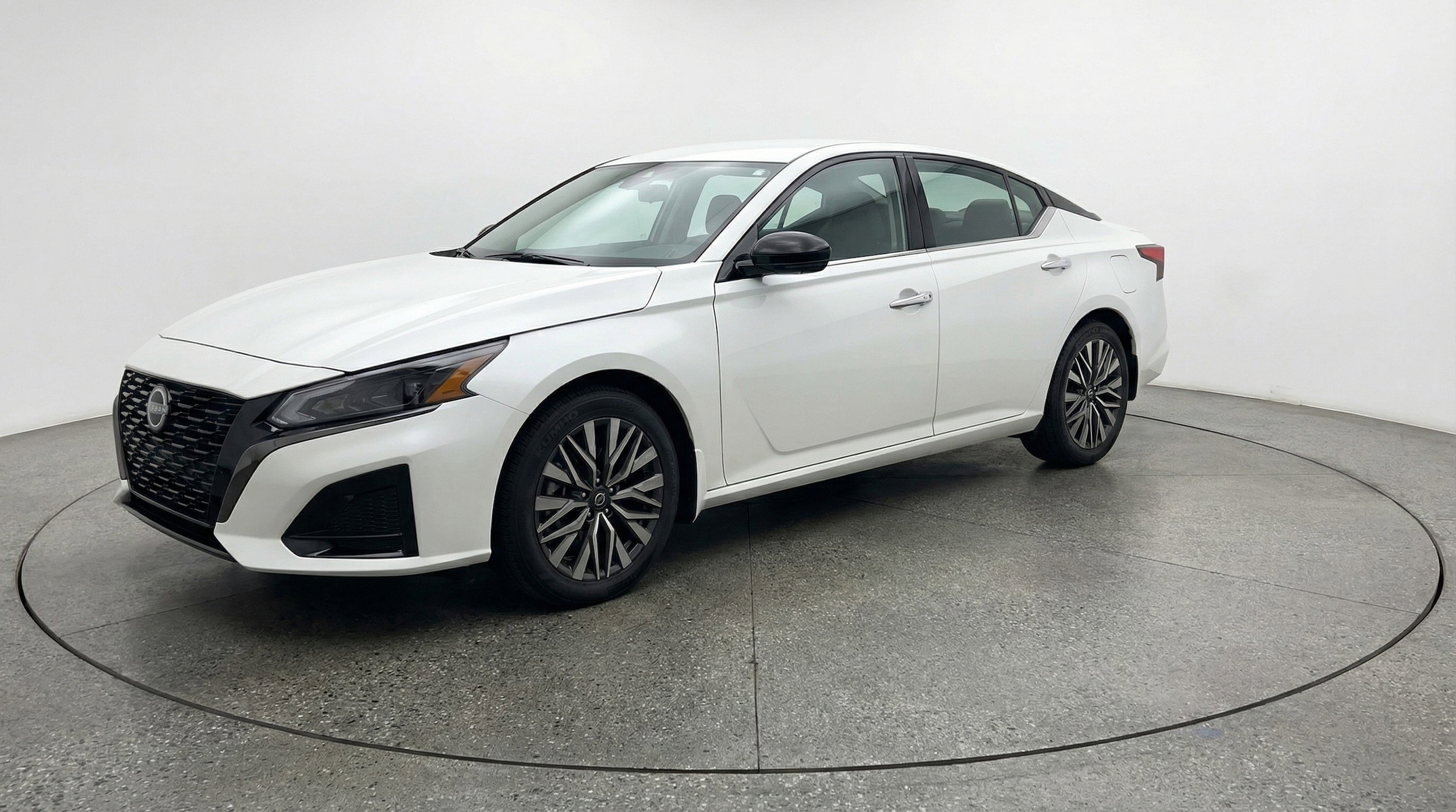 Thumbnail: 2025 Nissan Altima - 3