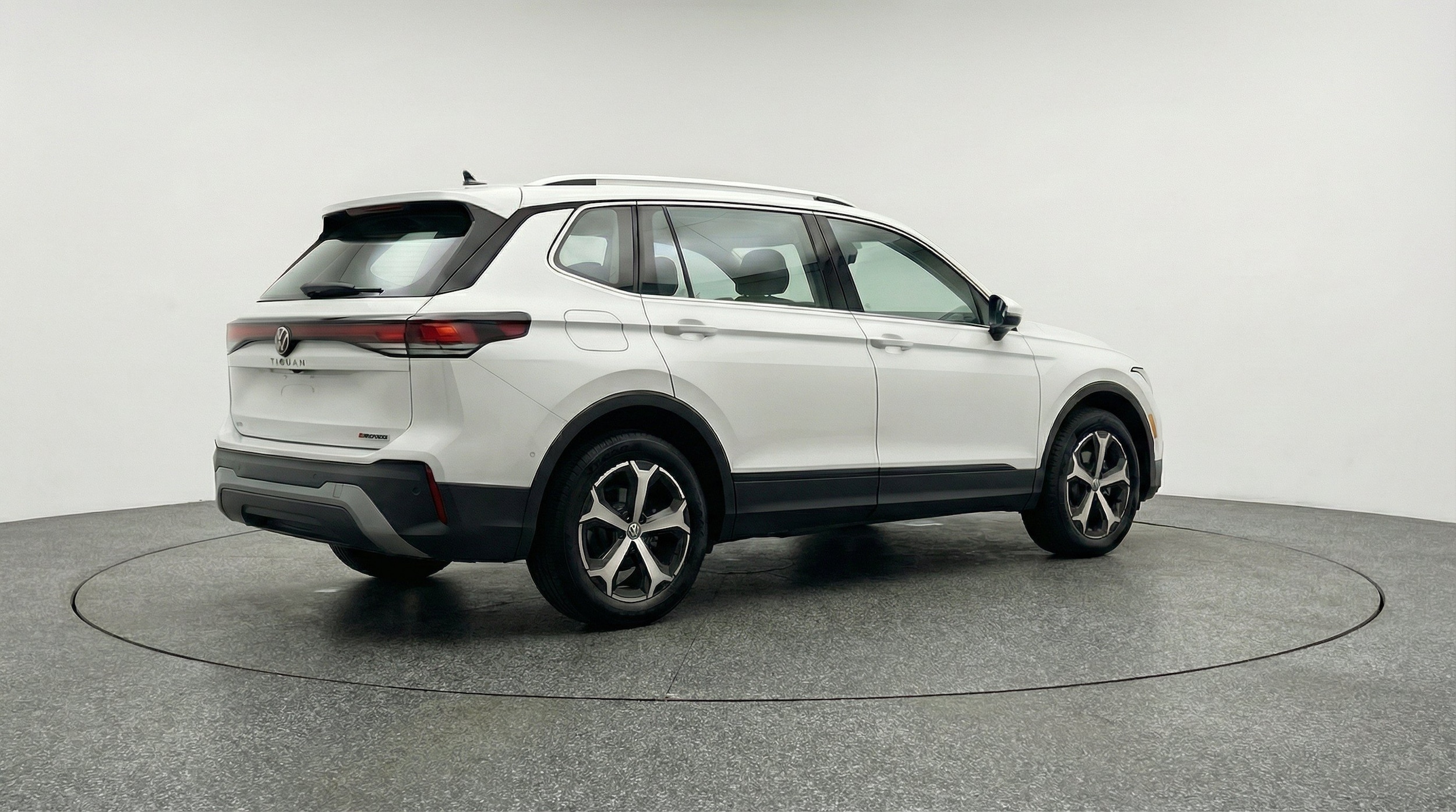 Thumbnail: 2026 Volkswagen Tiguan - 9