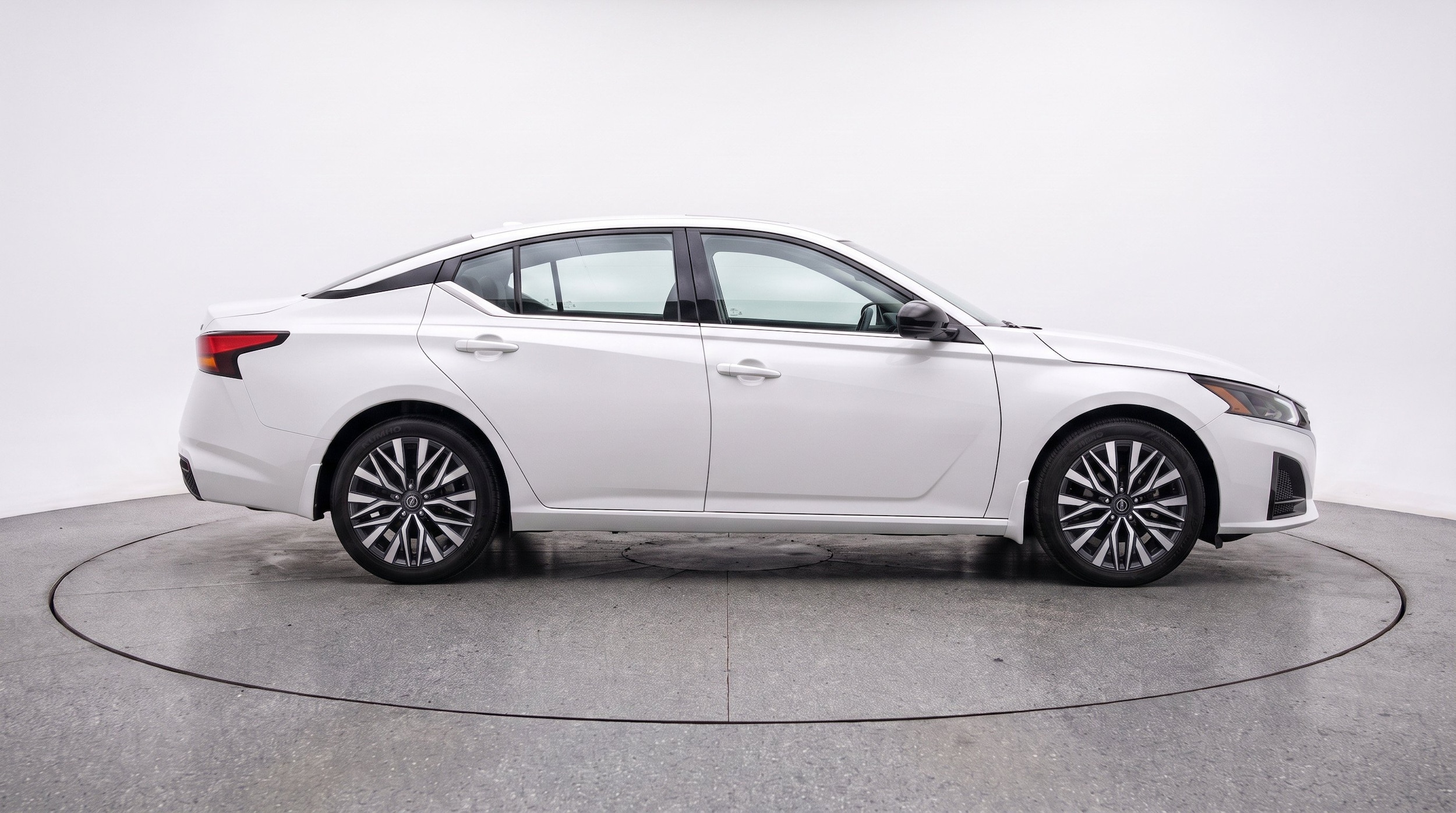 Thumbnail: 2025 Nissan Altima - 10