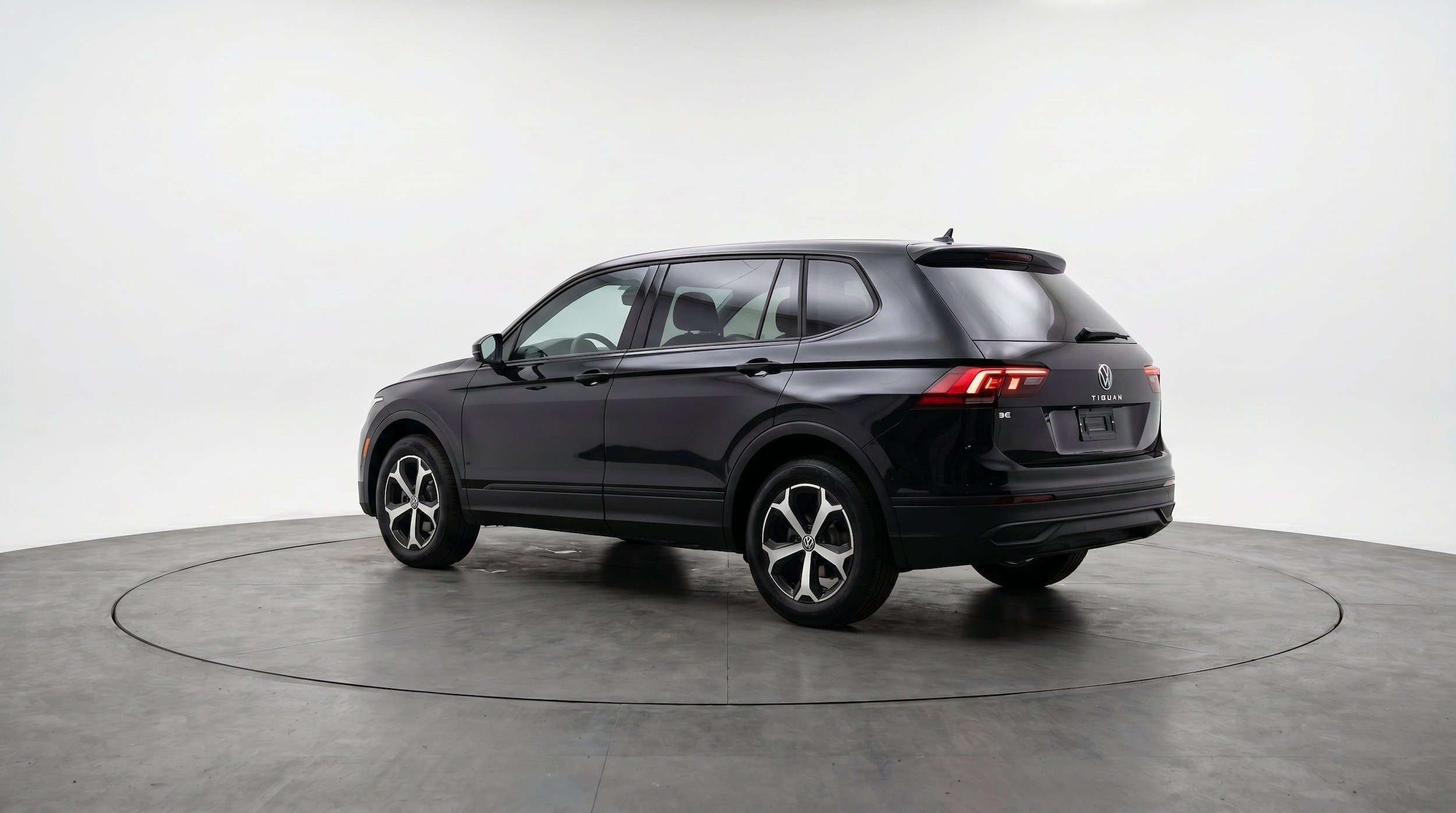 Thumbnail: 2026 Volkswagen Tiguan - 6