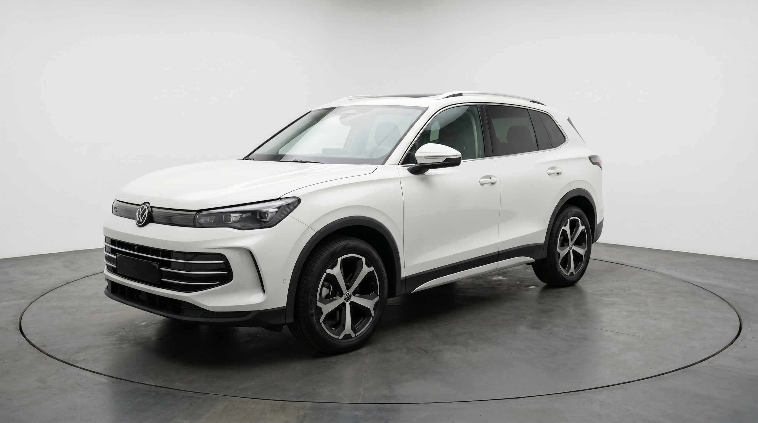 Thumbnail: 2026 Volkswagen Tiguan - 3