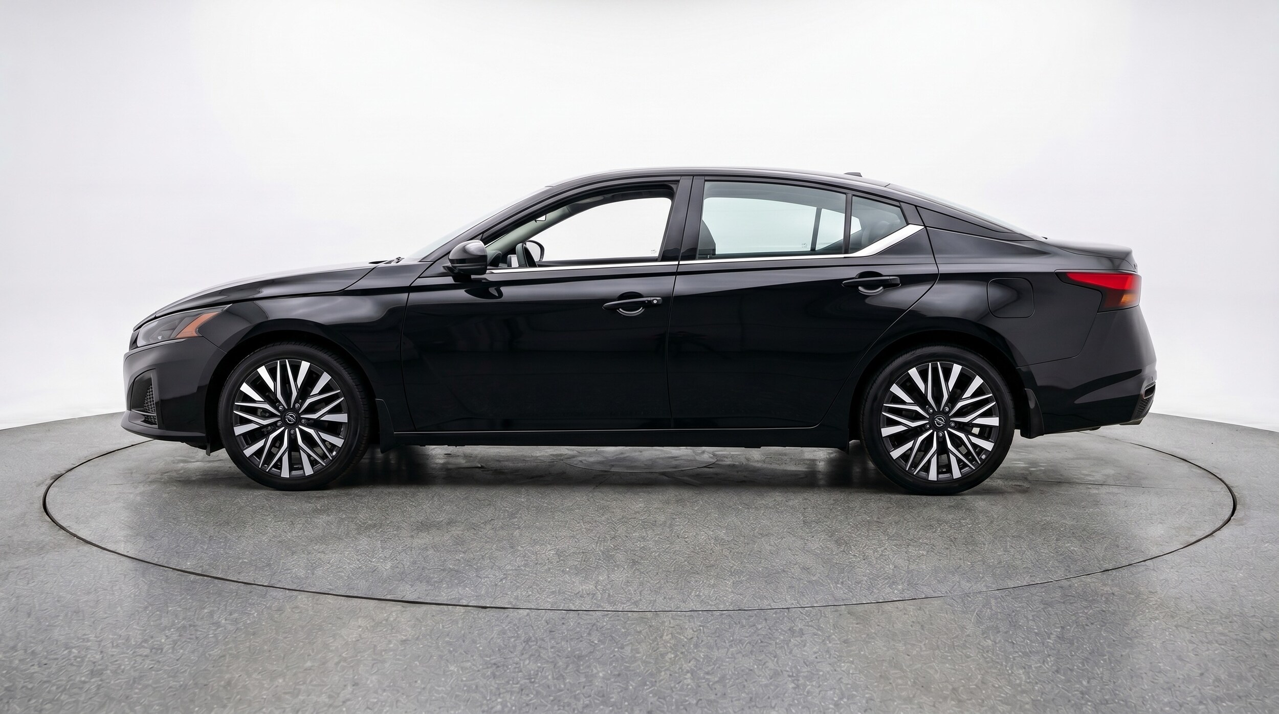 Thumbnail: 2025 Nissan Altima - 4