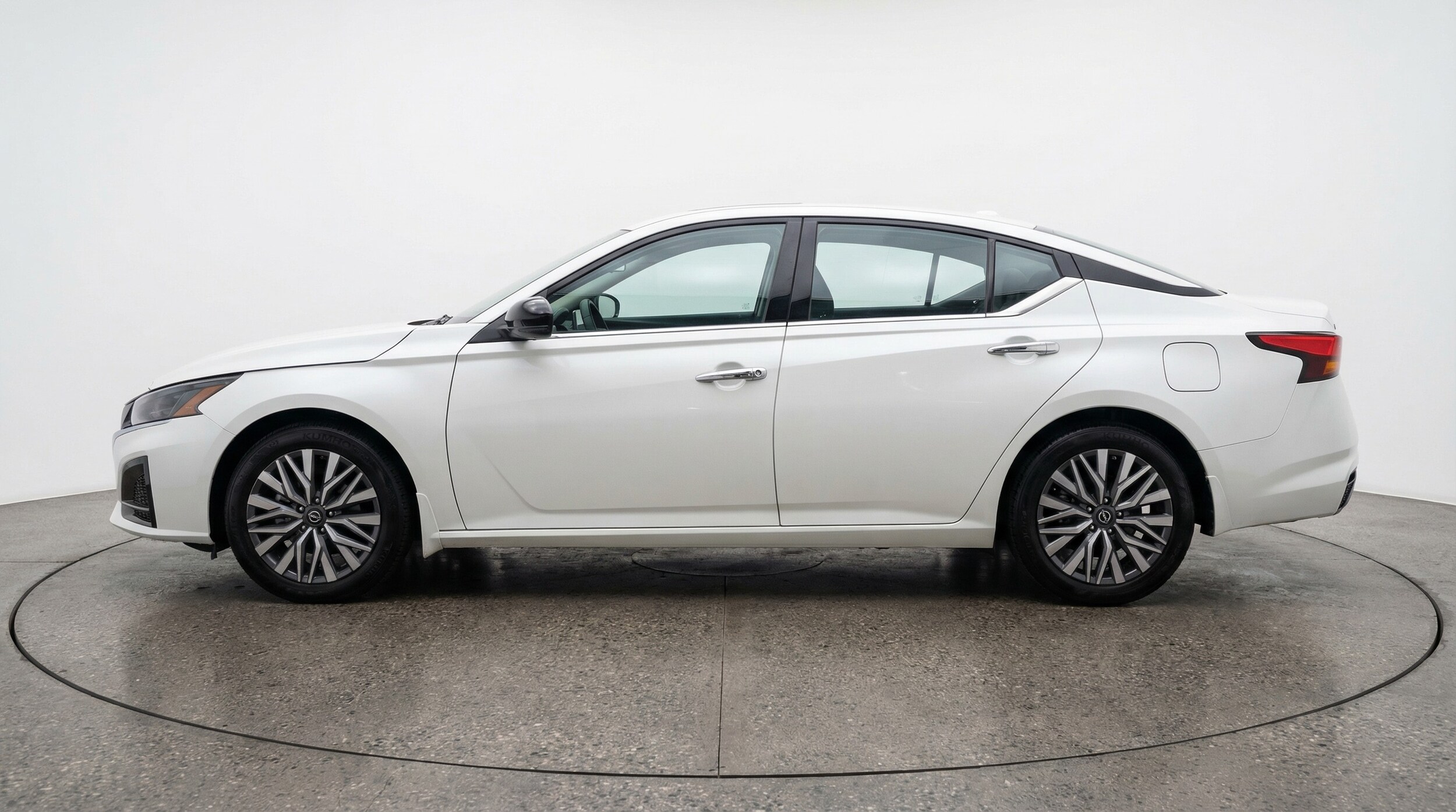 Thumbnail: 2025 Nissan Altima - 4