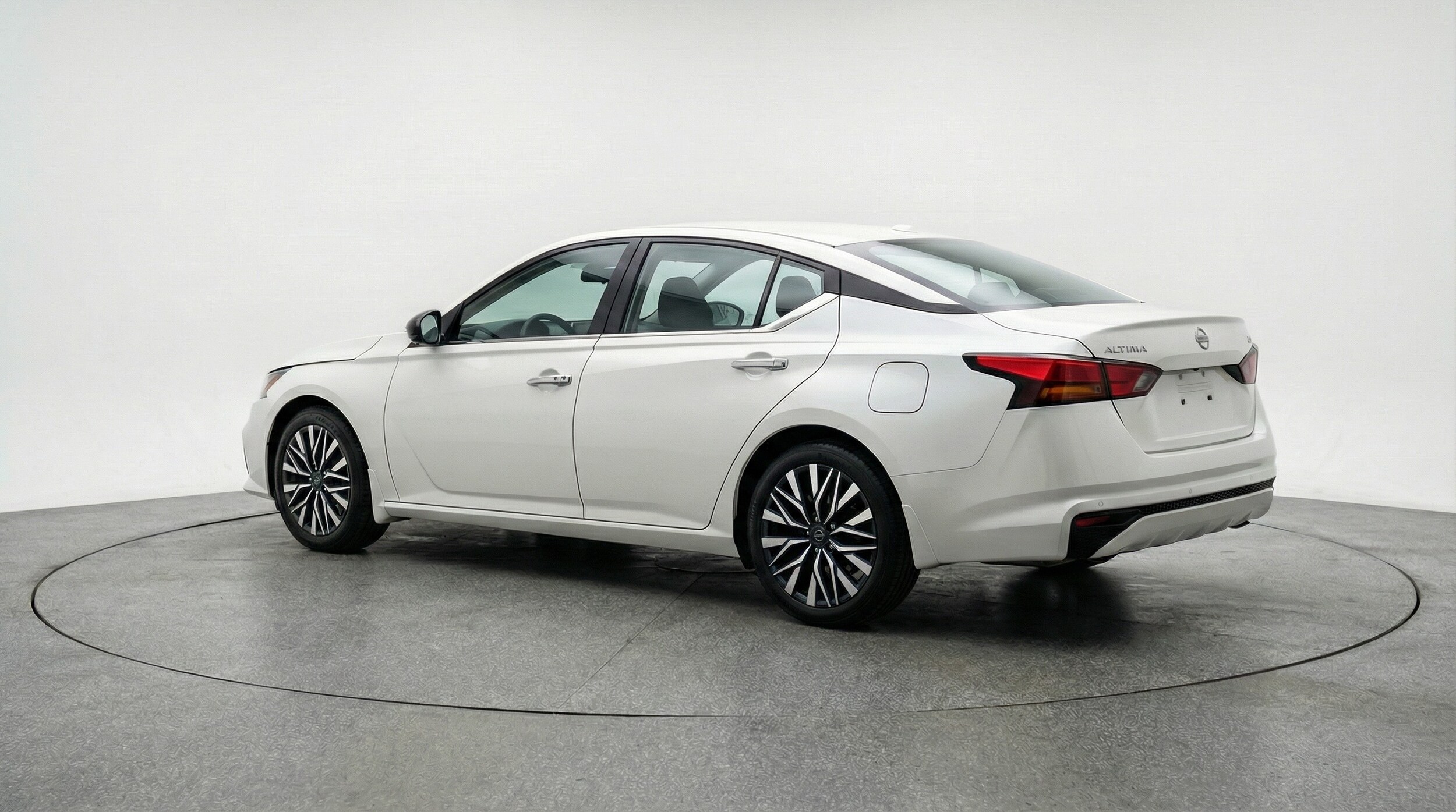 Thumbnail: 2025 Nissan Altima - 5