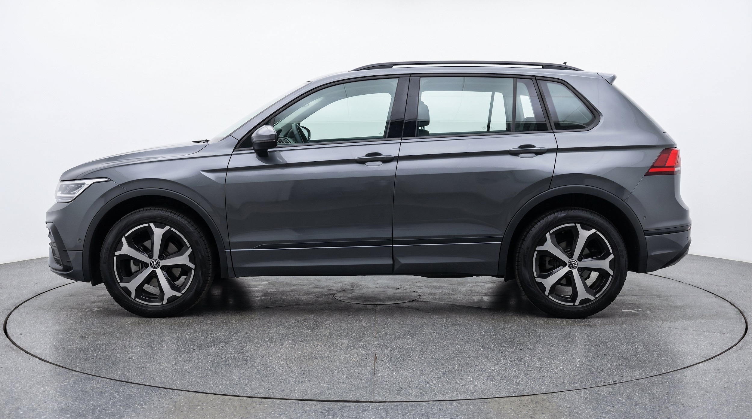 Thumbnail: 2026 Volkswagen Tiguan - 5