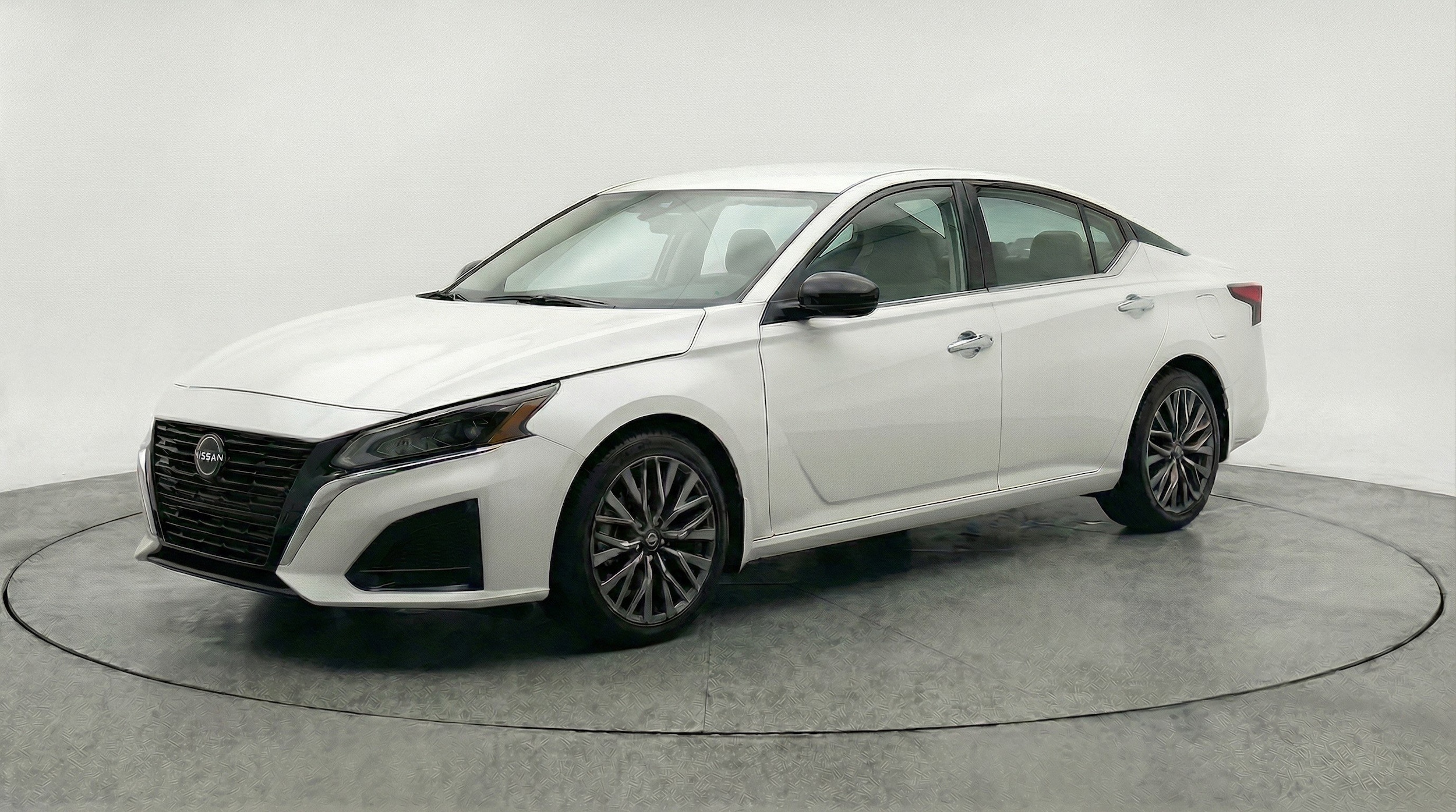 Thumbnail: 2025 Nissan Altima - 3