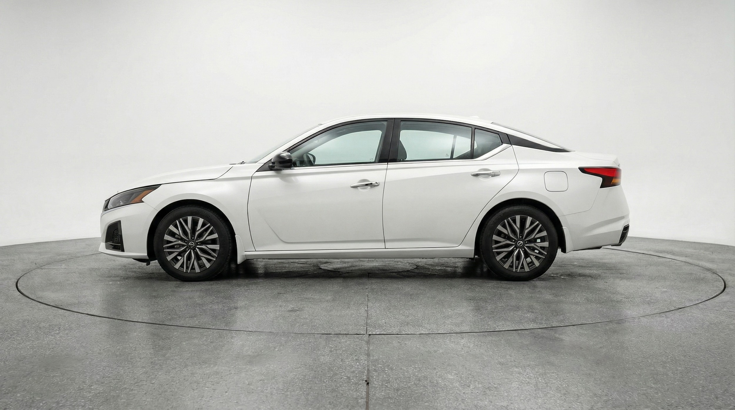Thumbnail: 2025 Nissan Altima - 4