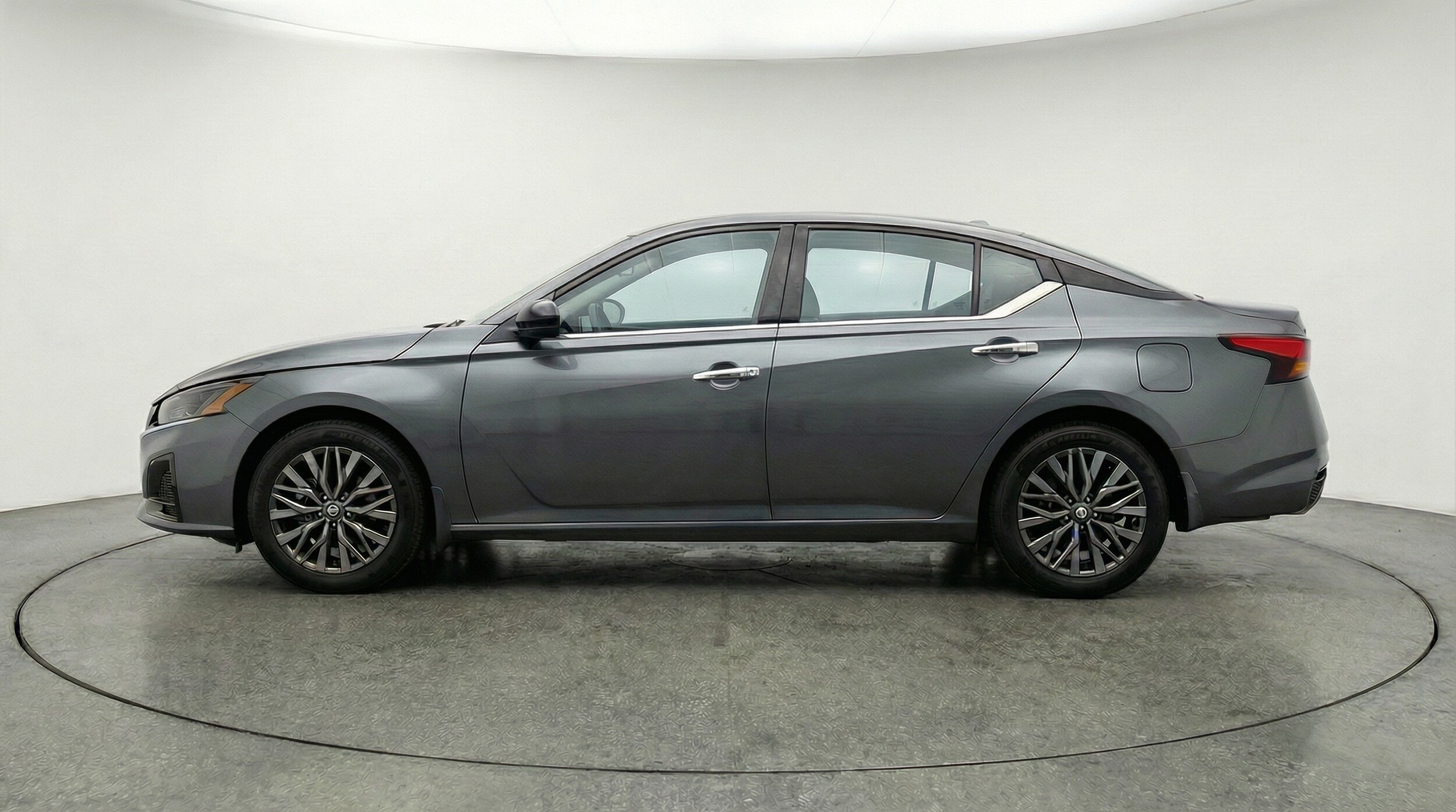 Thumbnail: 2025 Nissan Altima - 4