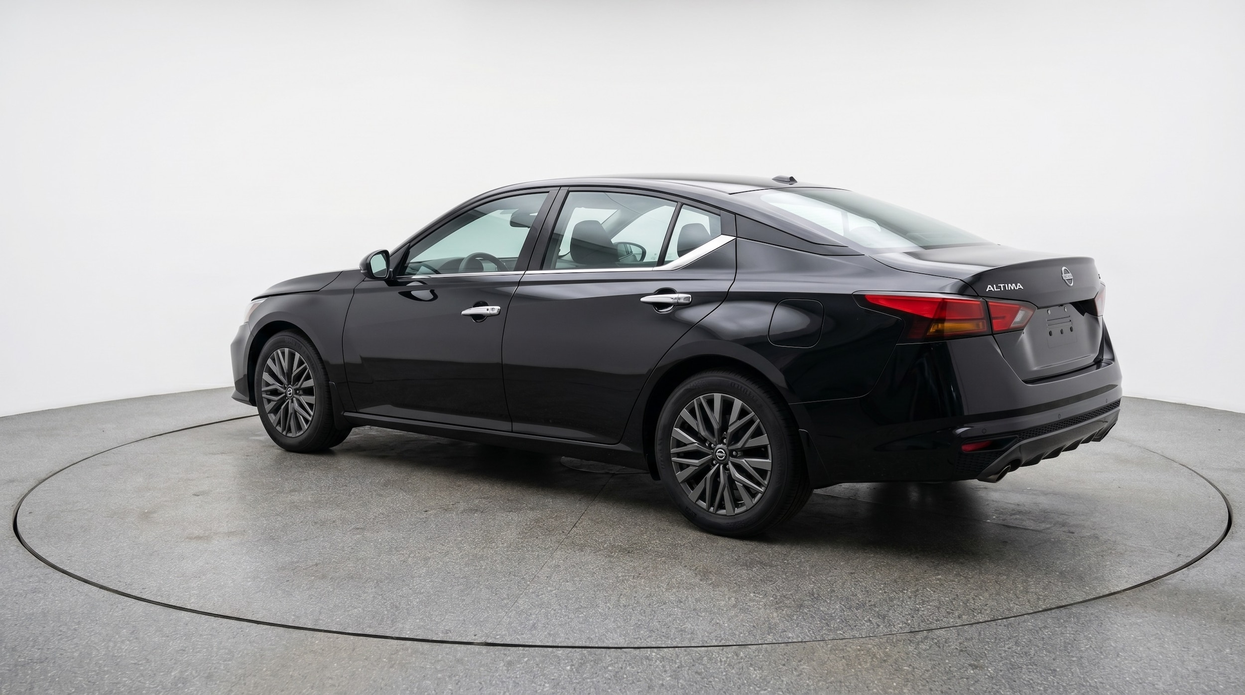 Thumbnail: 2025 Nissan Altima - 5