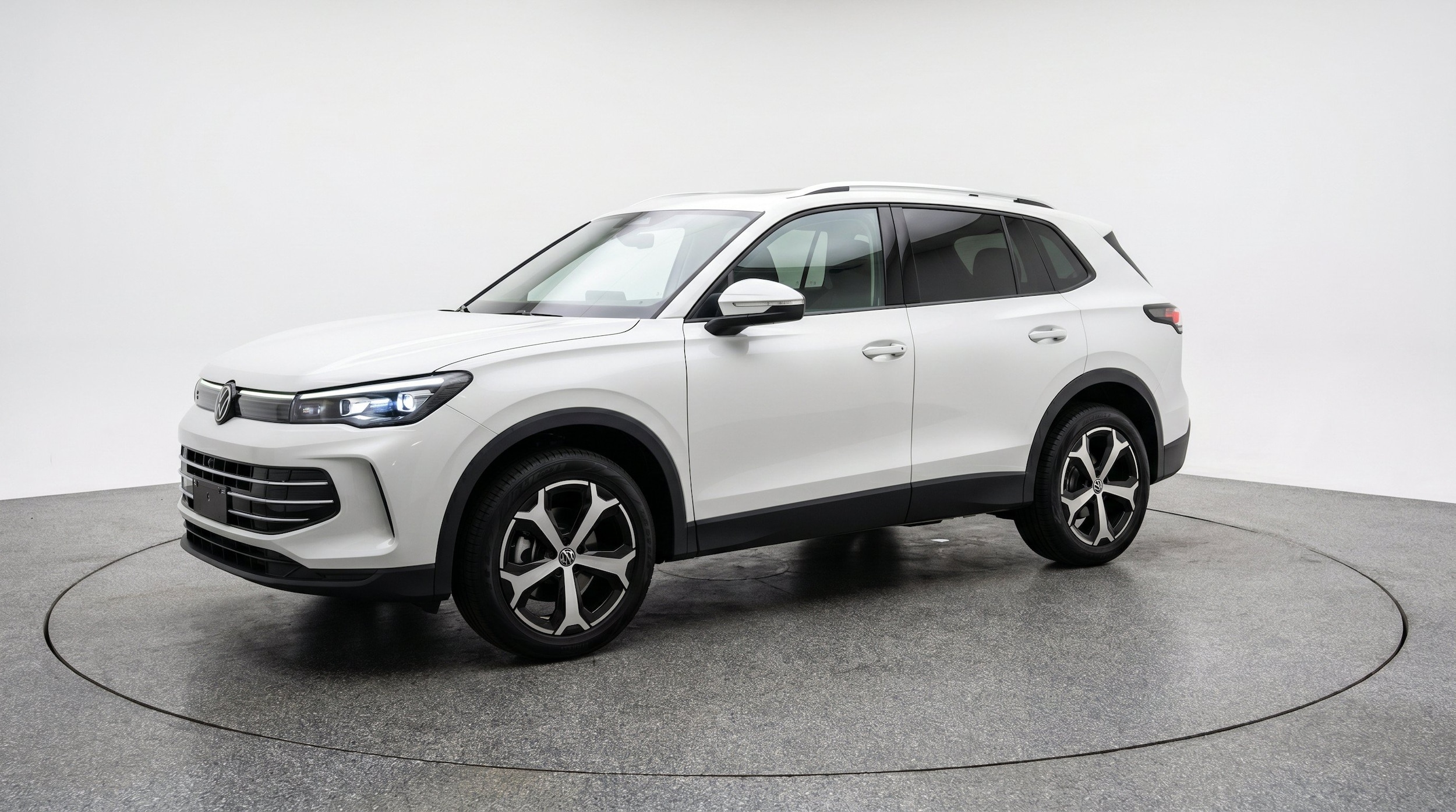 Thumbnail: 2026 Volkswagen Tiguan - 3