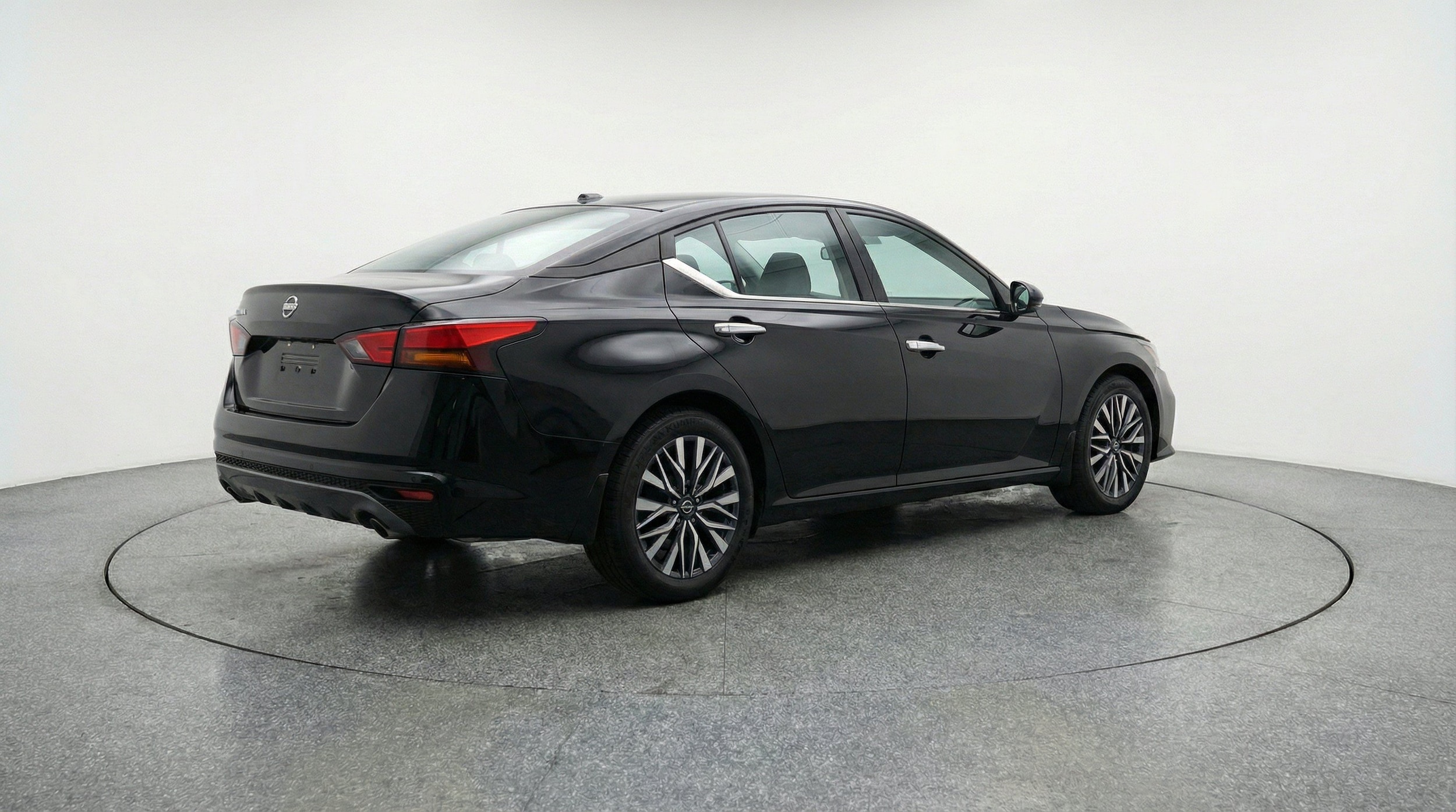 Thumbnail: 2025 Nissan Altima - 9