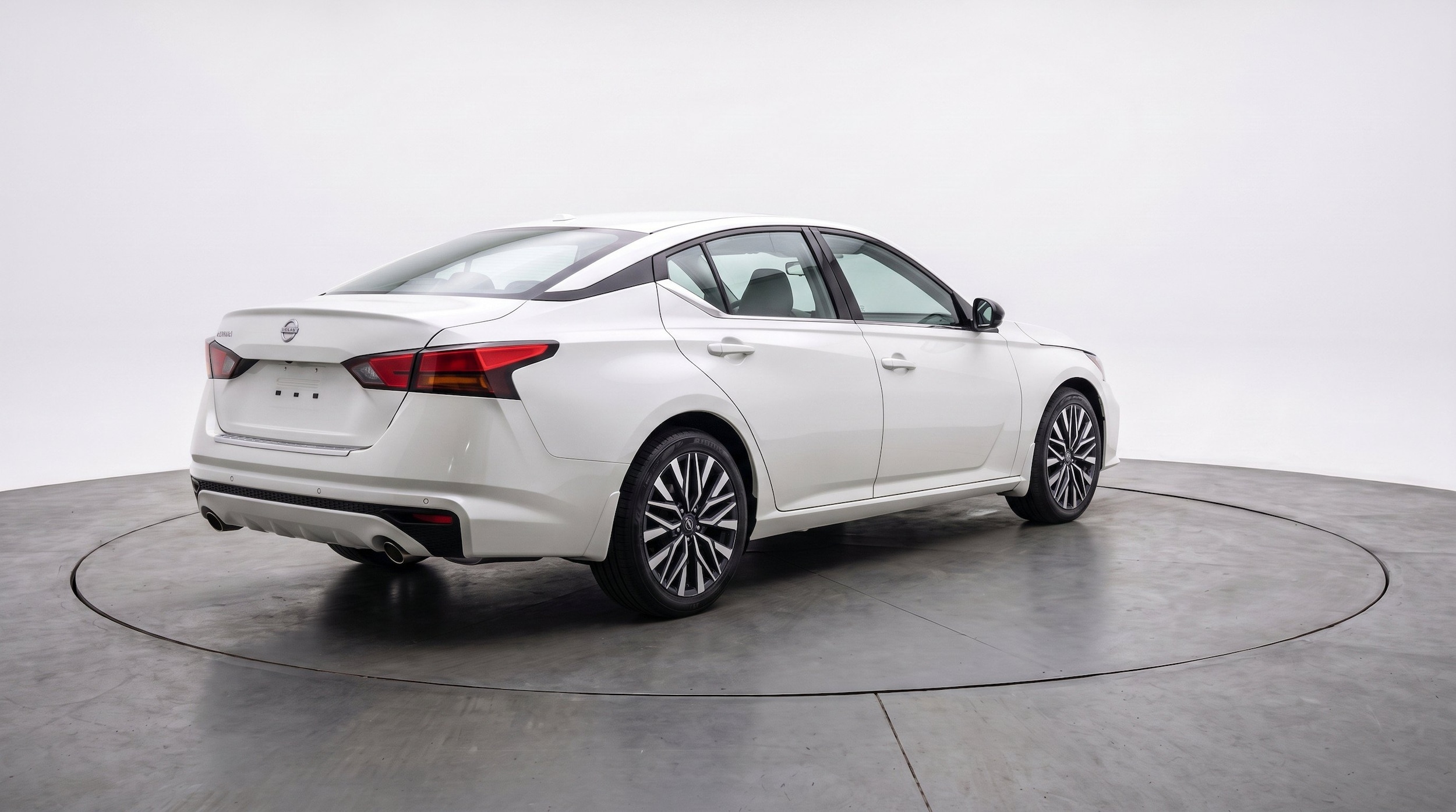 Thumbnail: 2025 Nissan Altima - 9
