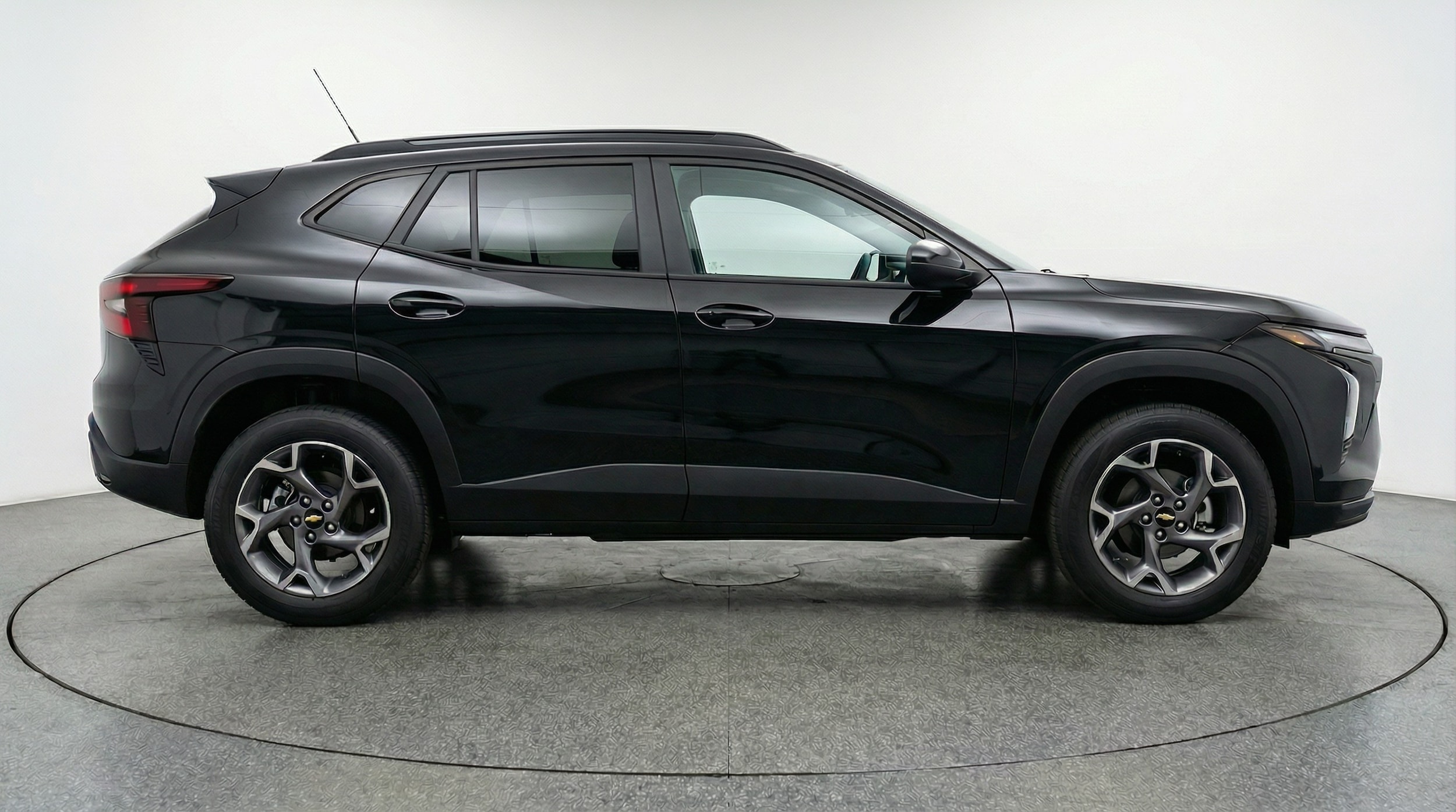 Thumbnail: 2025 Chevrolet Trax - 8