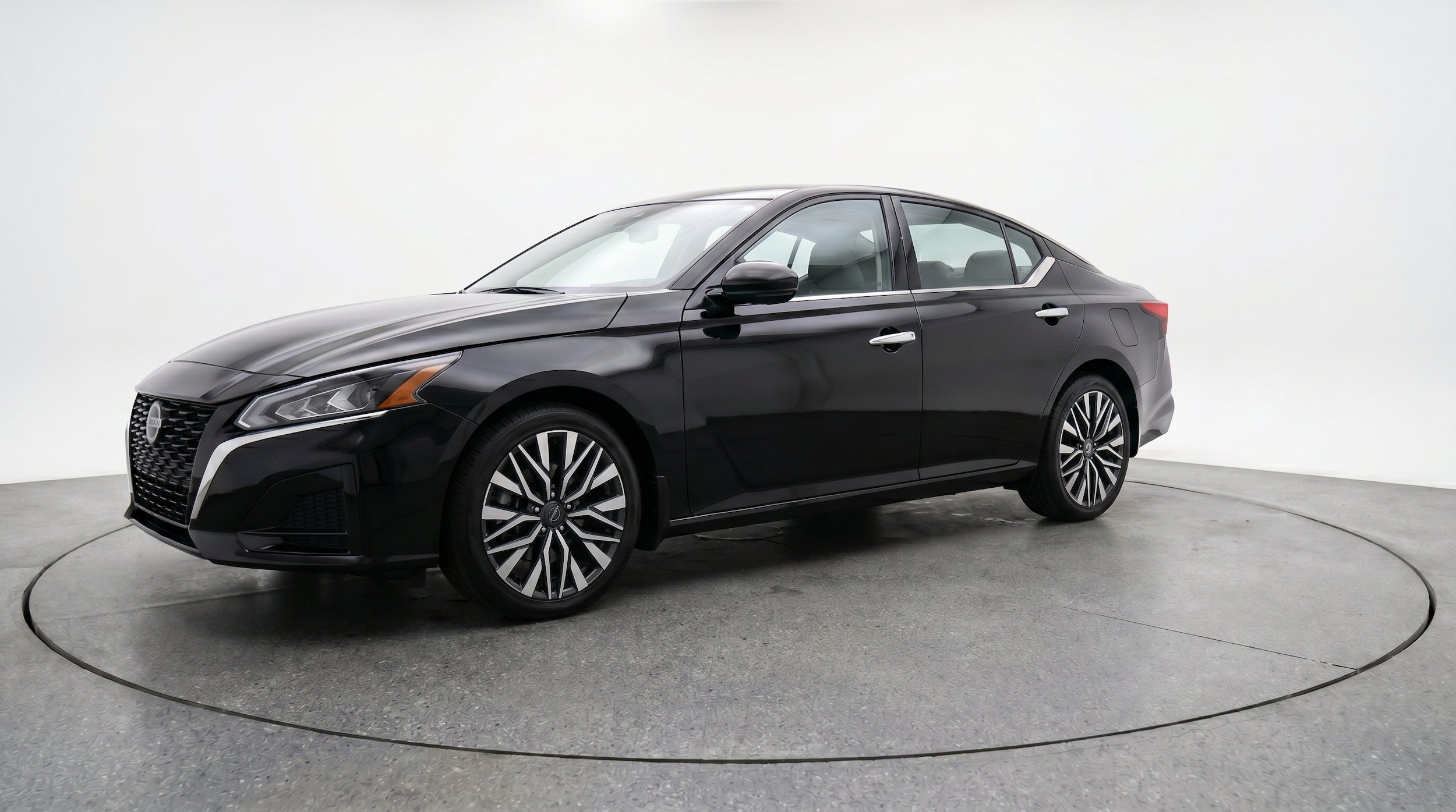 Thumbnail: 2025 Nissan Altima - 3
