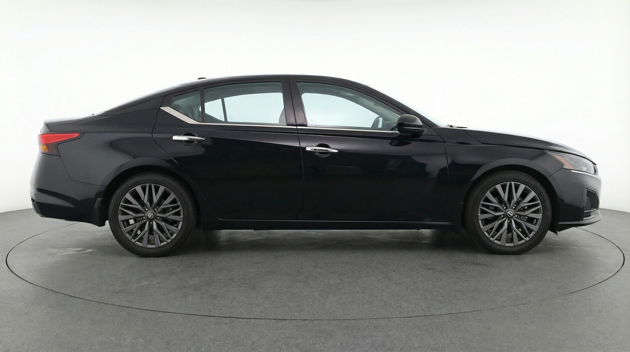 Thumbnail: 2025 Nissan Altima - 8