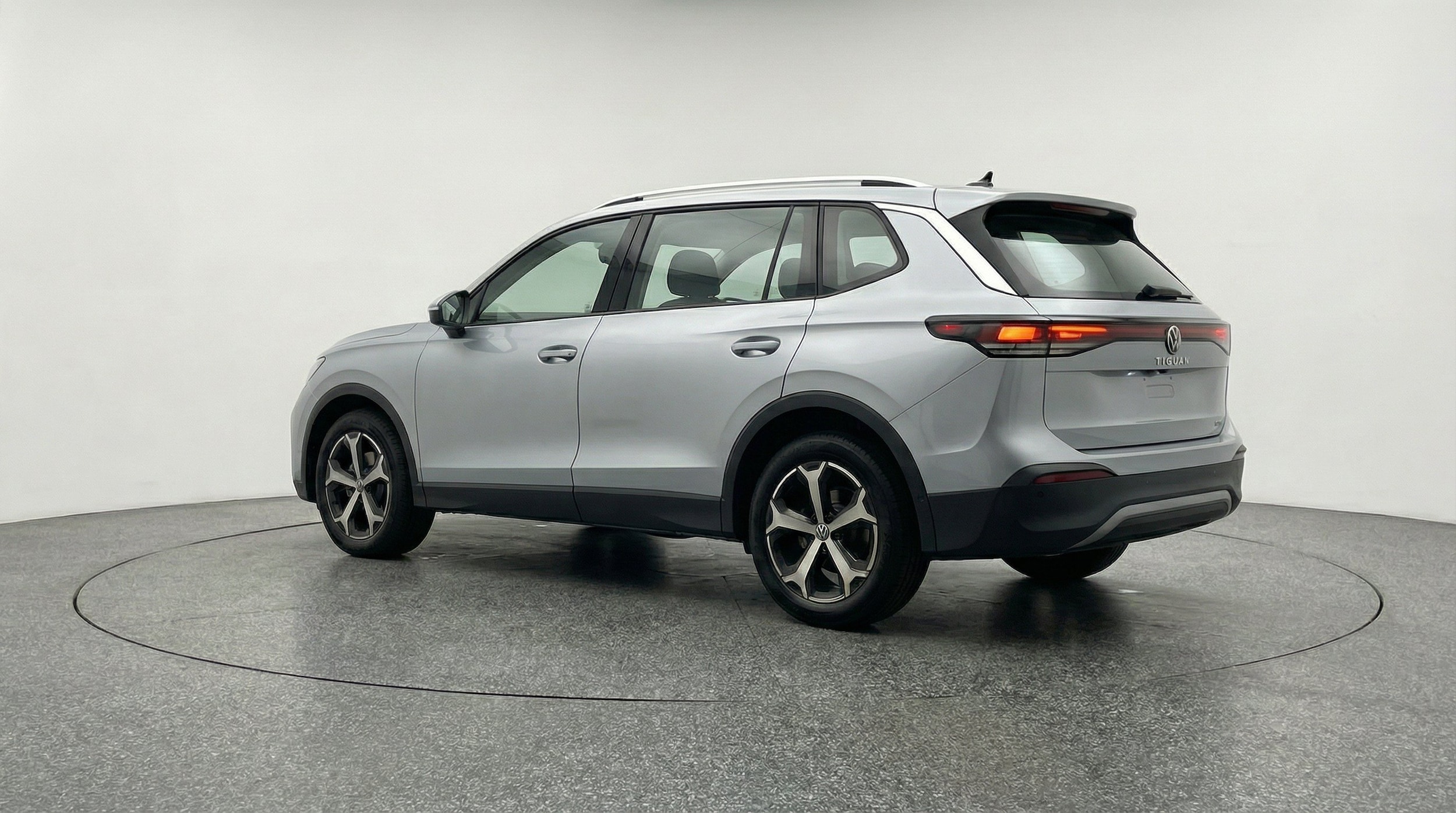 Thumbnail: 2026 Volkswagen Tiguan - 6