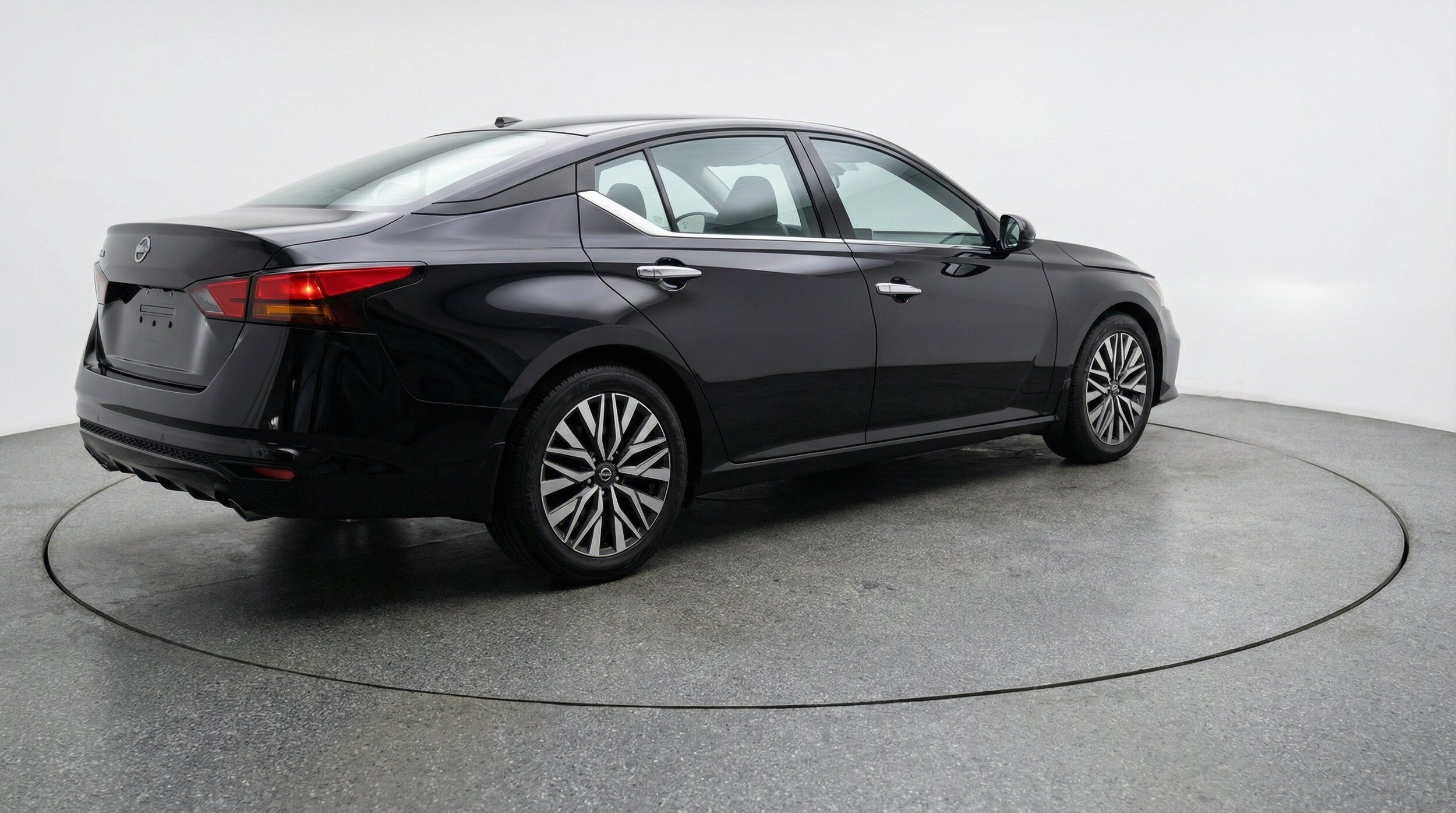 Thumbnail: 2025 Nissan Altima - 9