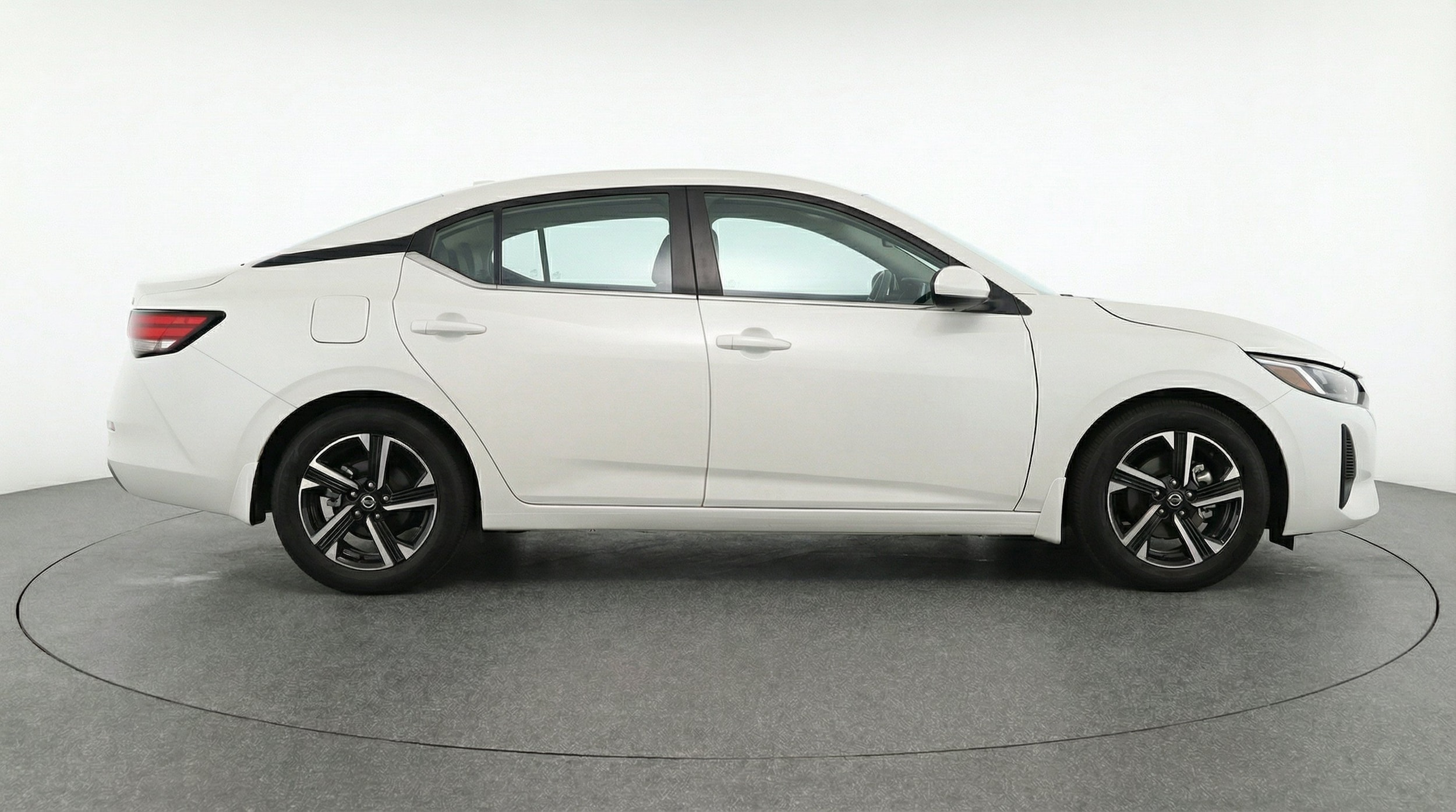 2025 Nissan Sentra SV - Photo 10
