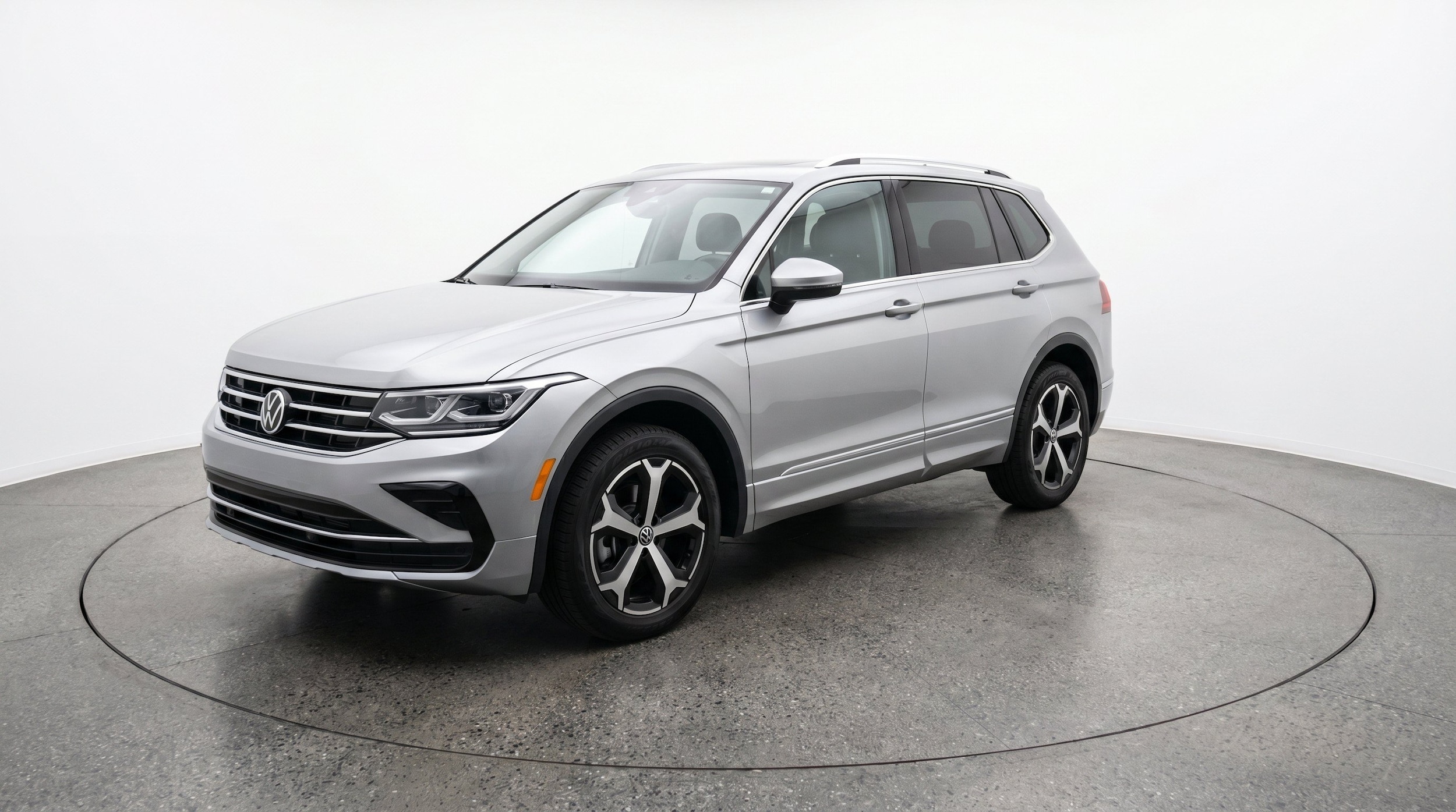 Thumbnail: 2026 Volkswagen Tiguan - 3