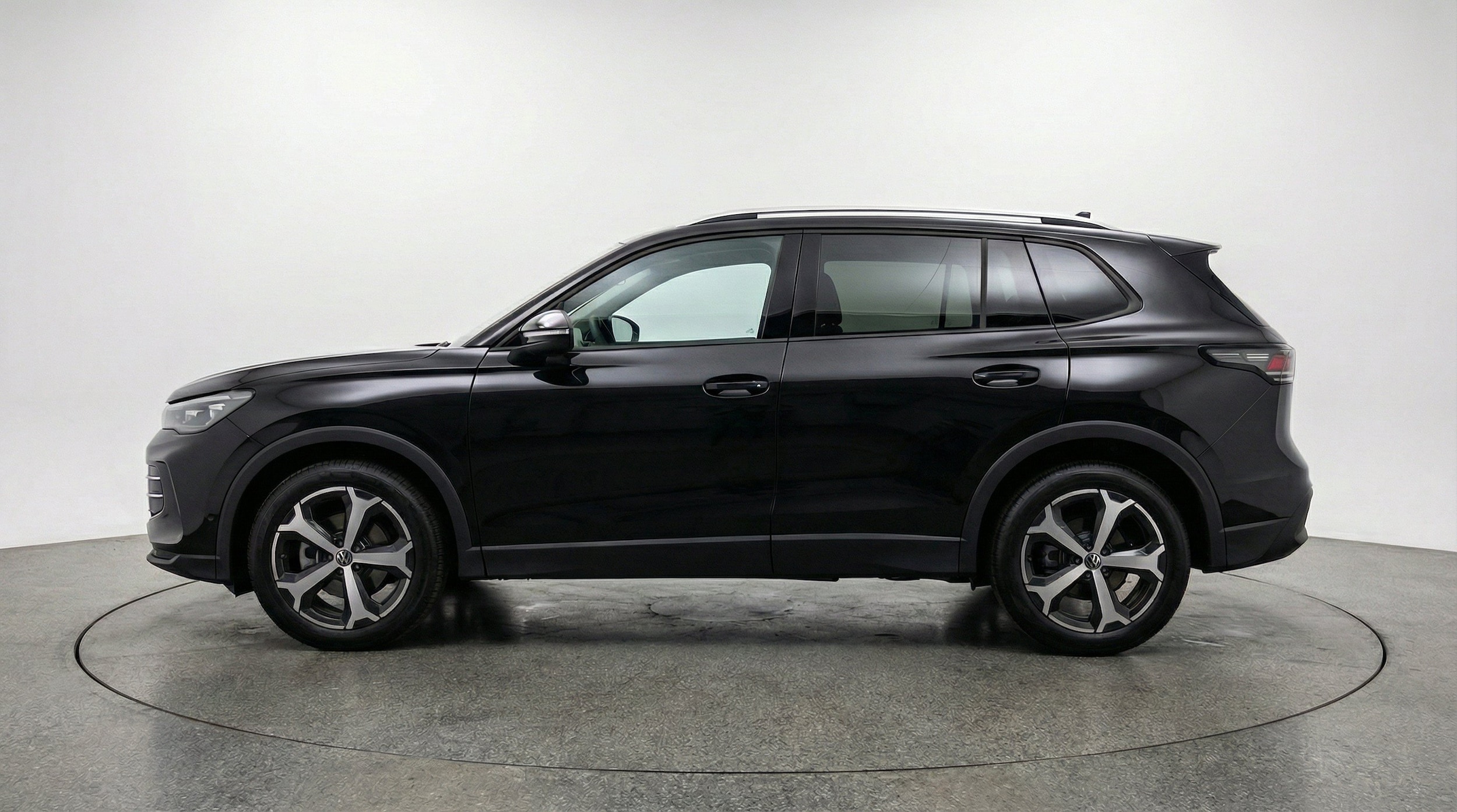 Thumbnail: 2026 Volkswagen Tiguan - 5