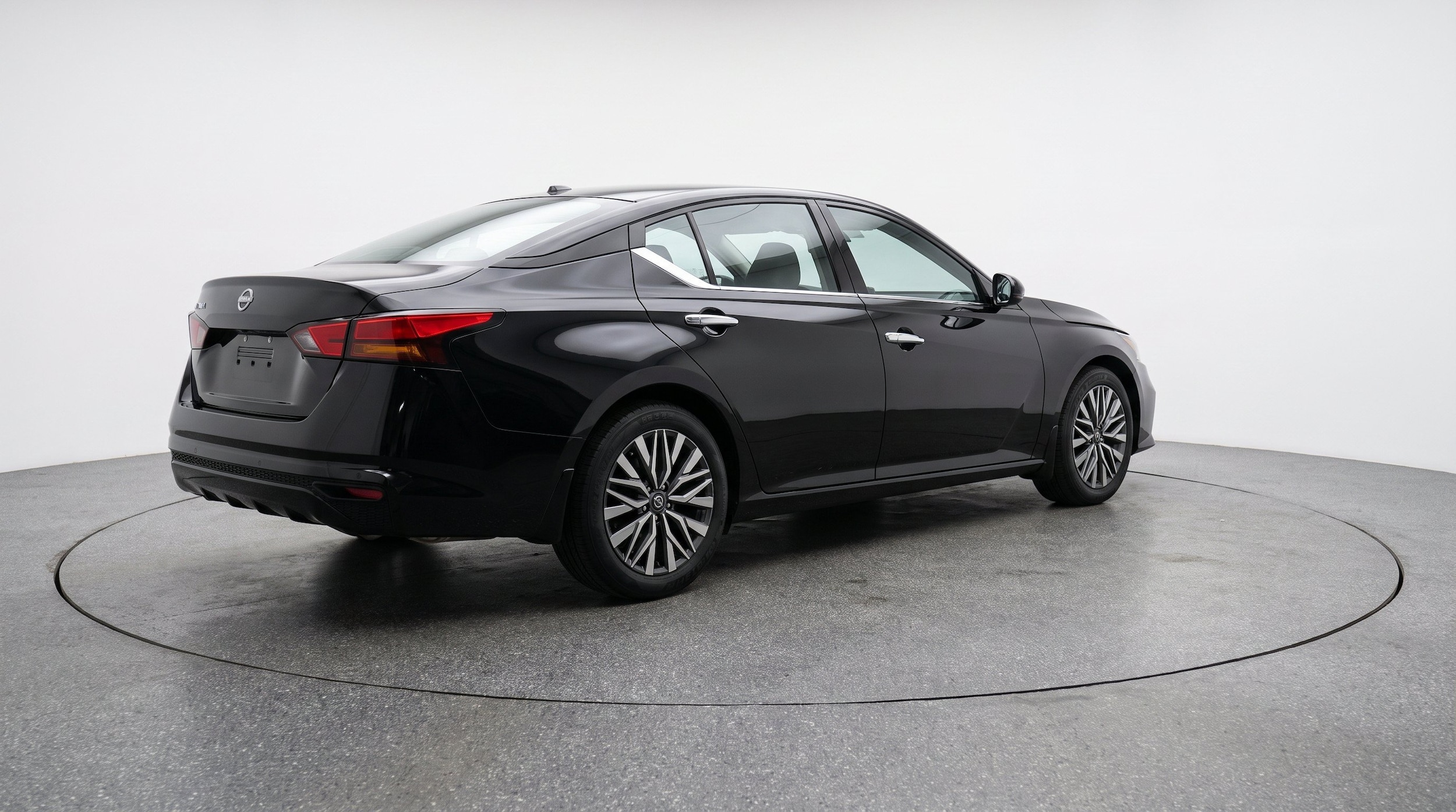 Thumbnail: 2025 Nissan Altima - 9