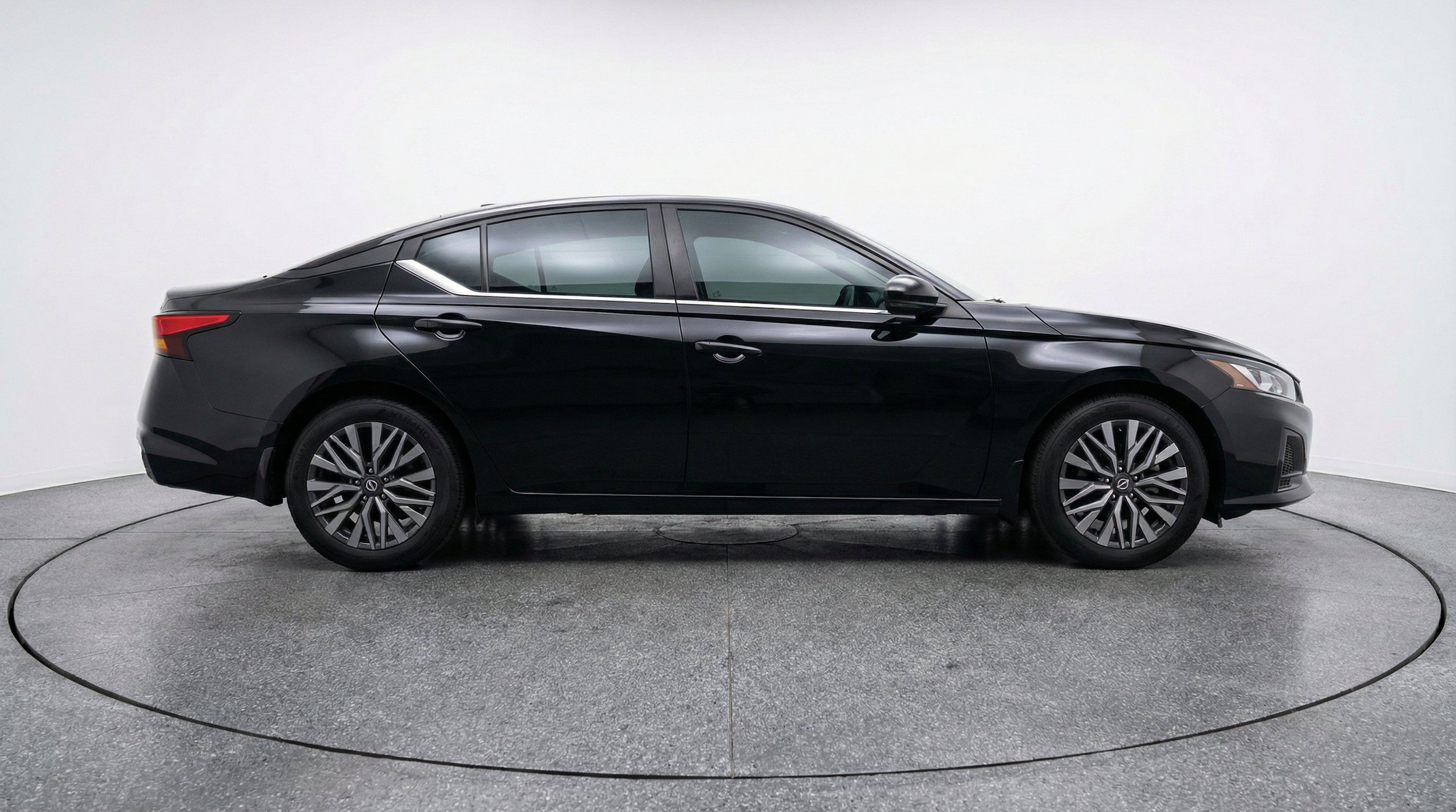 Thumbnail: 2025 Nissan Altima - 10