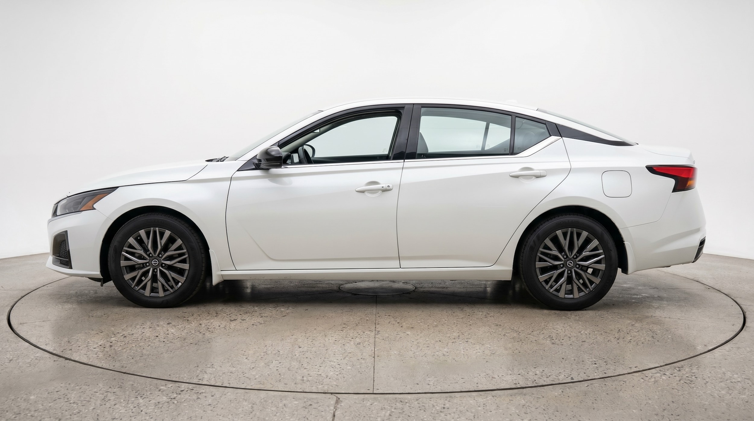 Thumbnail: 2025 Nissan Altima - 4