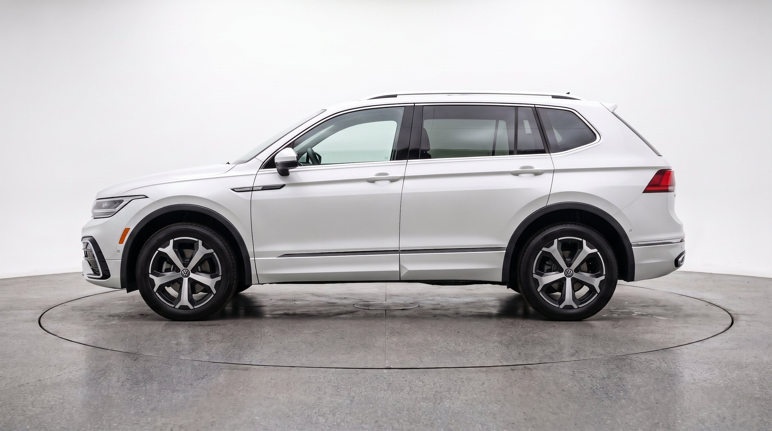 Thumbnail: 2026 Volkswagen Tiguan - 5