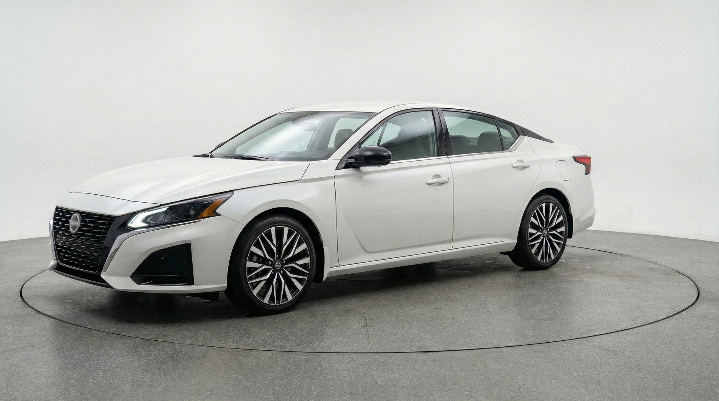 Thumbnail: 2025 Nissan Altima - 3
