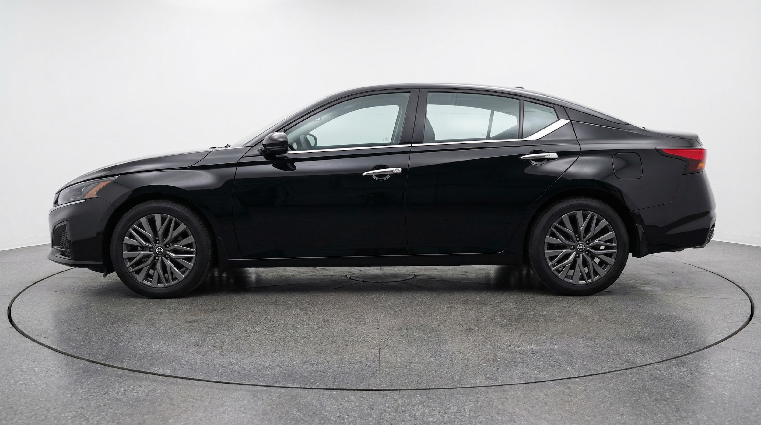 Thumbnail: 2025 Nissan Altima - 4