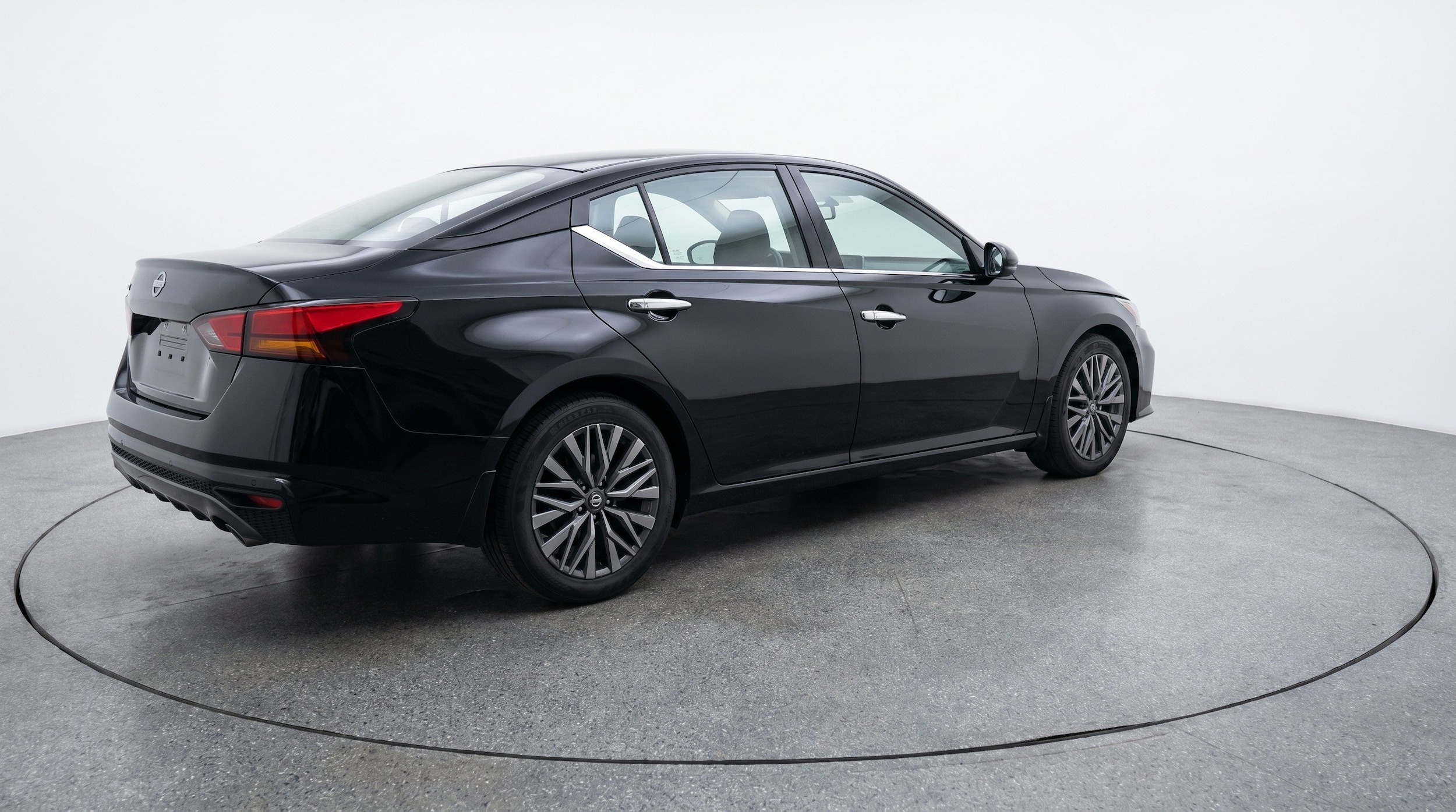 Thumbnail: 2025 Nissan Altima - 9