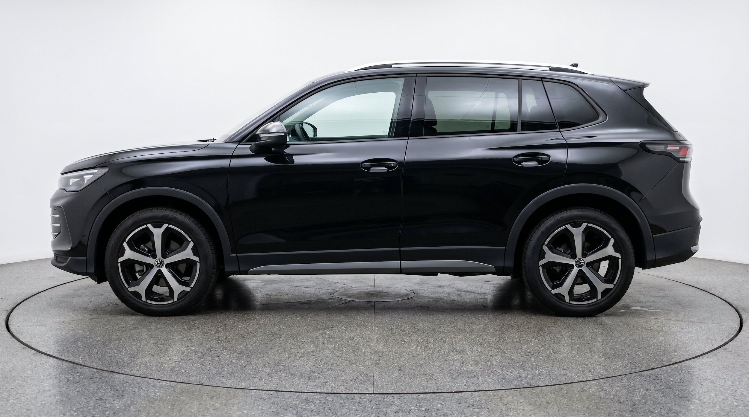 Thumbnail: 2026 Volkswagen Tiguan - 5