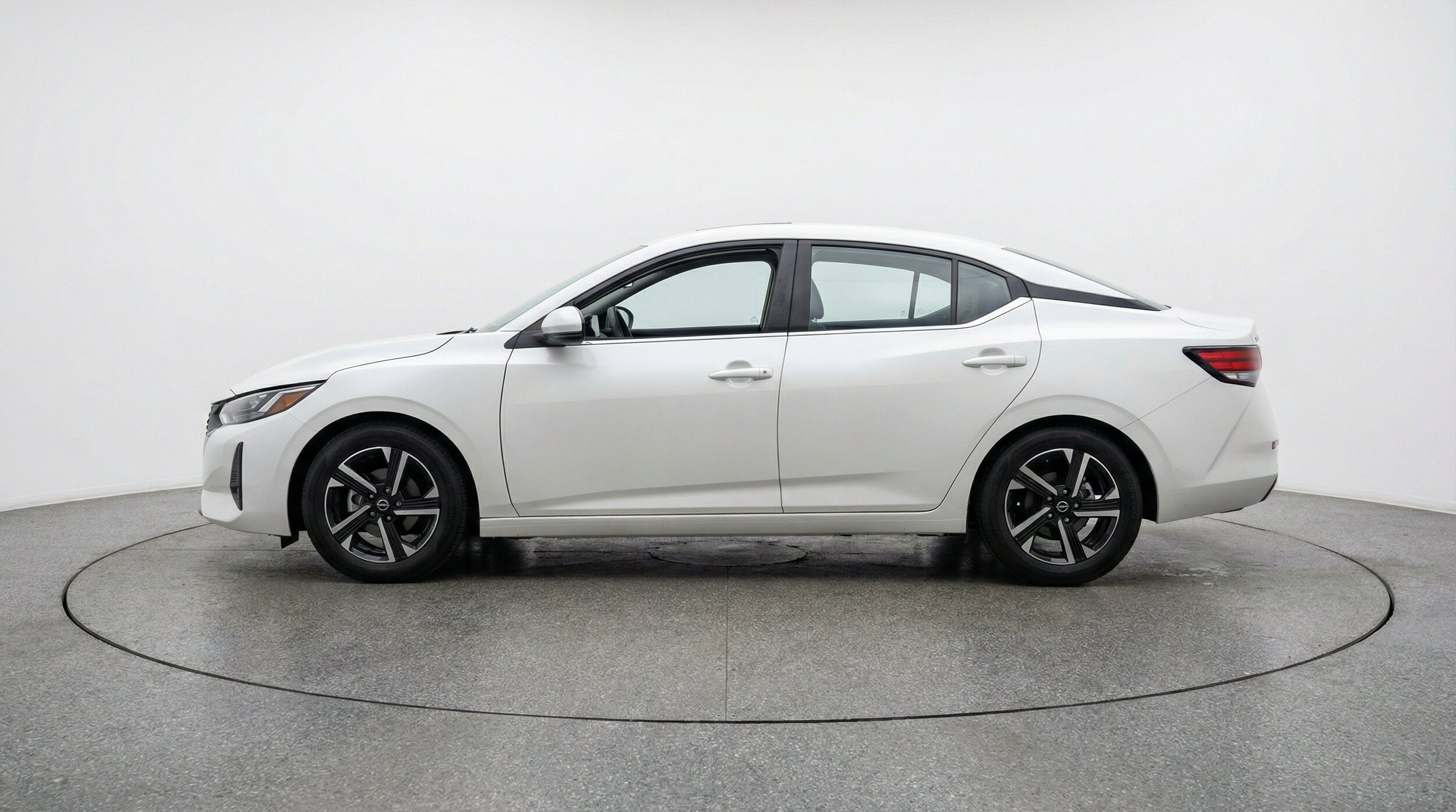 Thumbnail: 2025 Nissan Sentra - 5