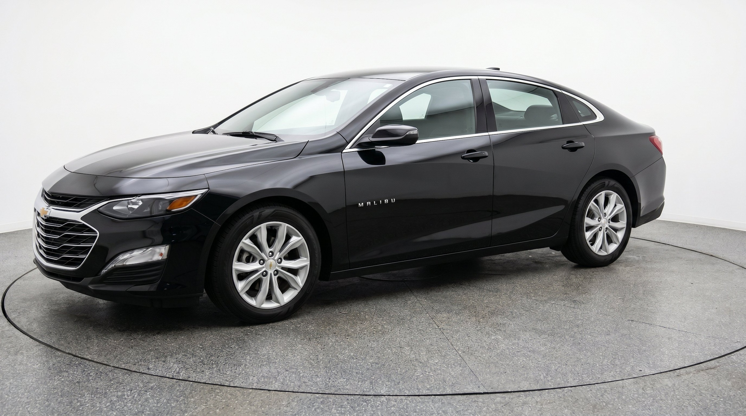 Thumbnail: 2024 Chevrolet Malibu - 3