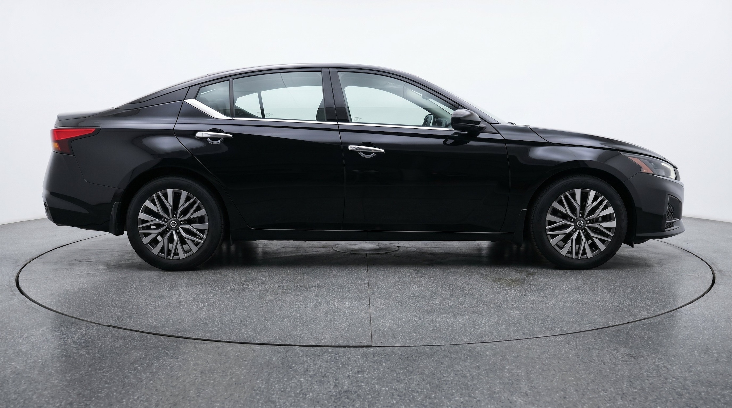 Thumbnail: 2025 Nissan Altima - 11