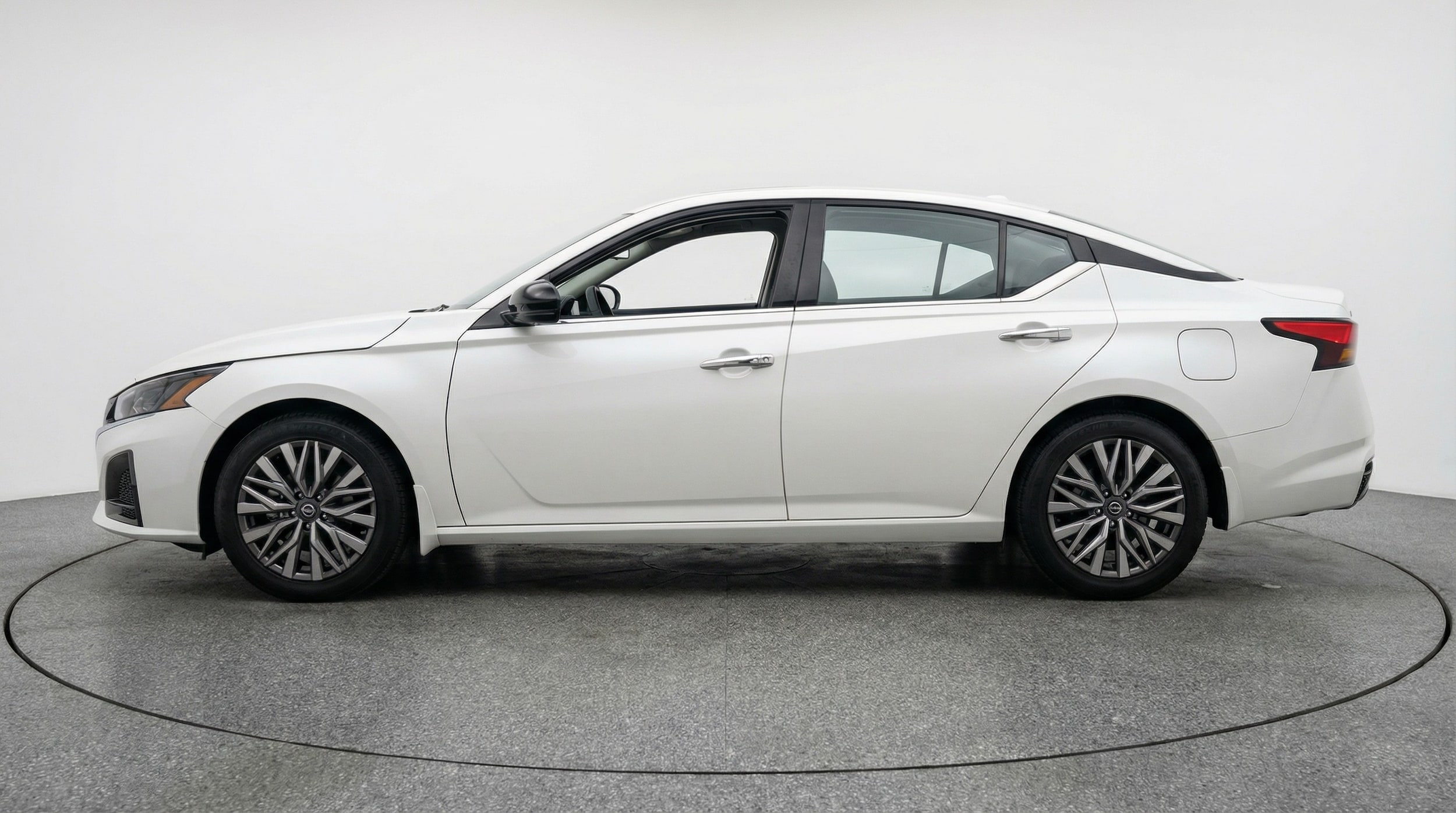 Thumbnail: 2025 Nissan Altima - 4