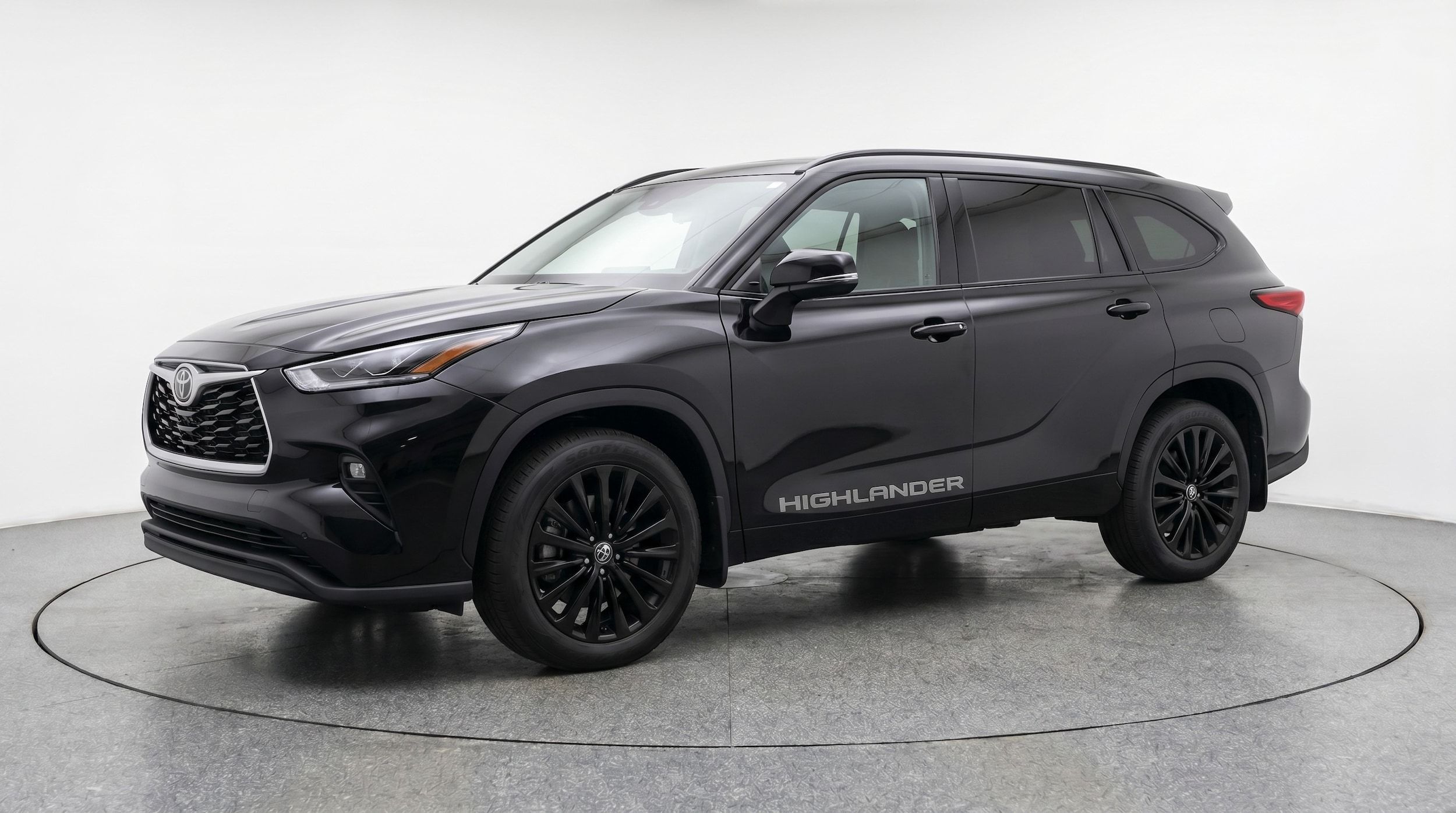 Thumbnail: 2025 Toyota Highlander - 3