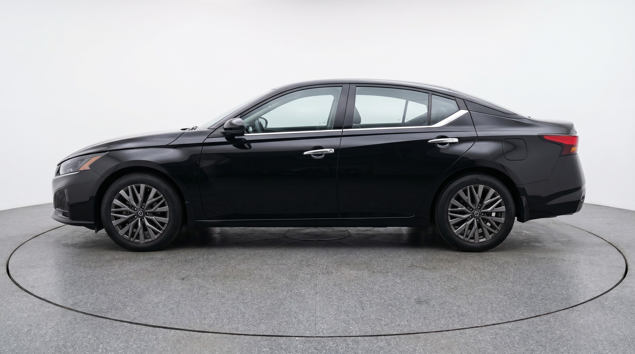 Thumbnail: 2025 Nissan Altima - 4