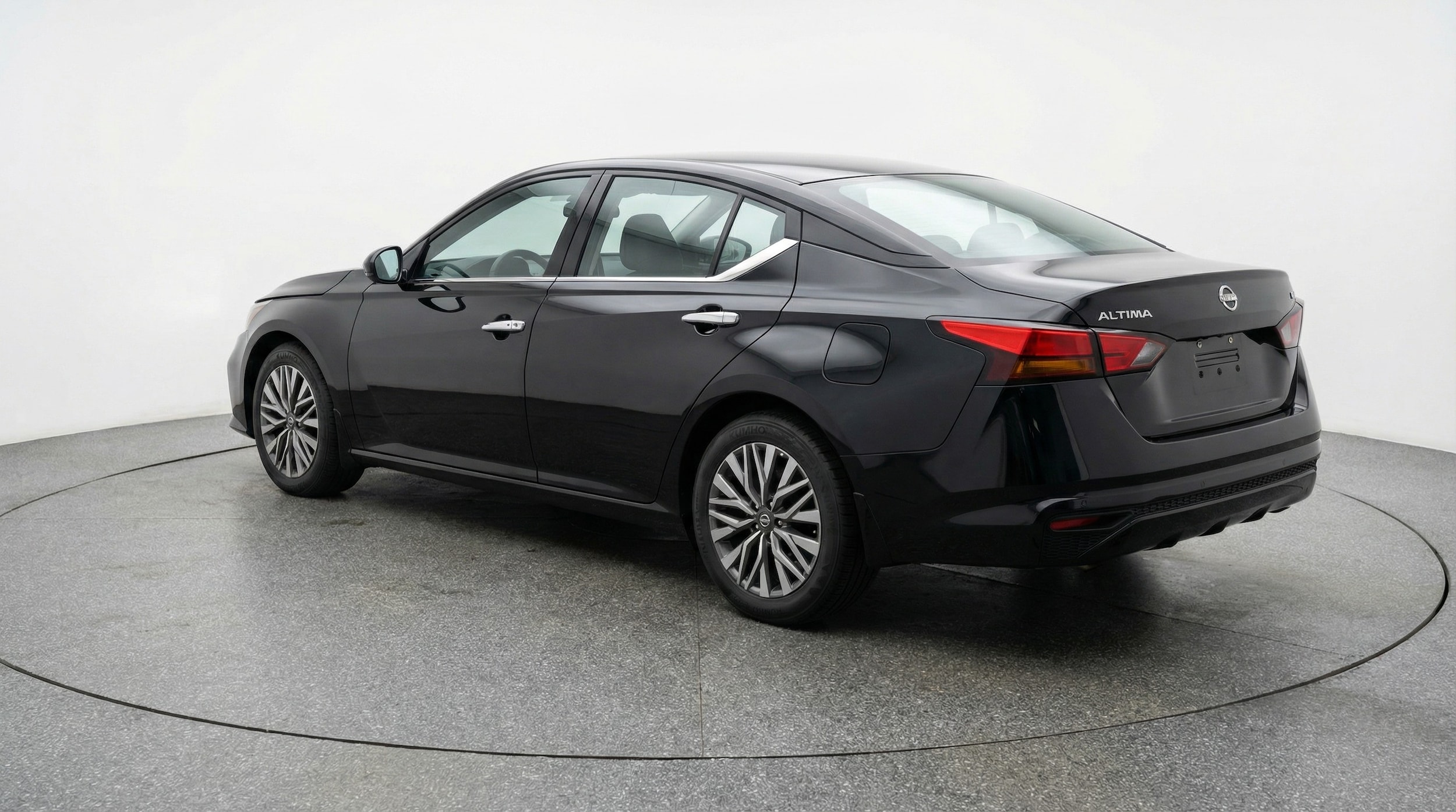 Thumbnail: 2025 Nissan Altima - 5