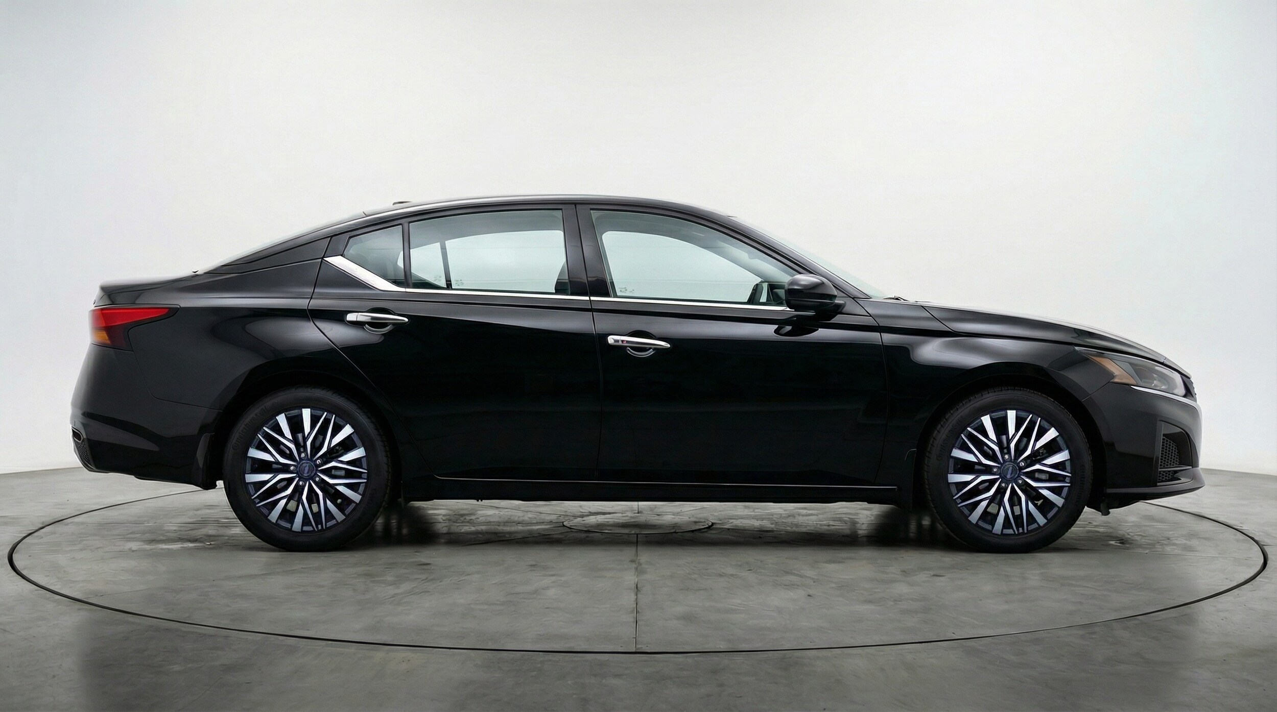 Thumbnail: 2025 Nissan Altima - 8