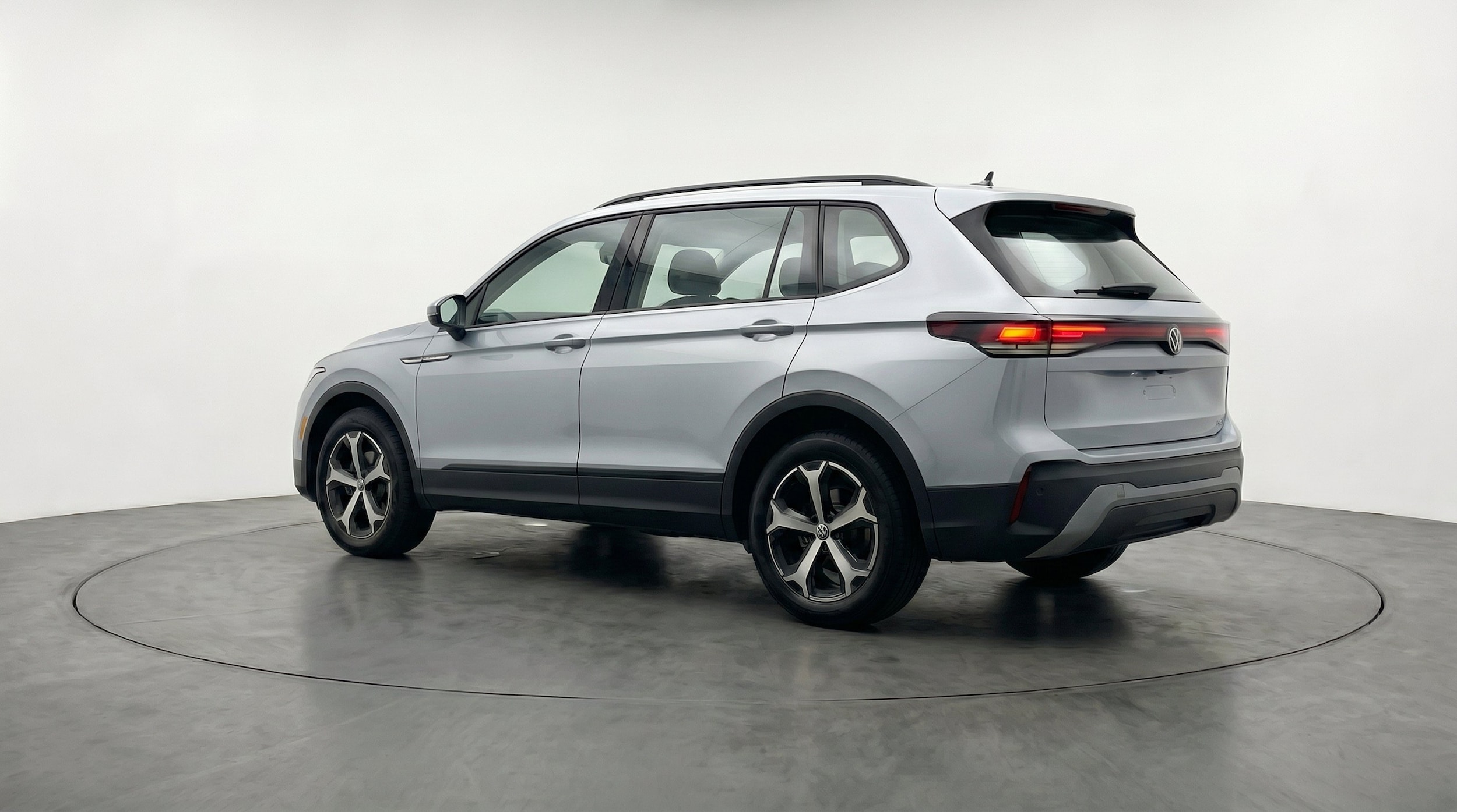 Thumbnail: 2026 Volkswagen Tiguan - 6