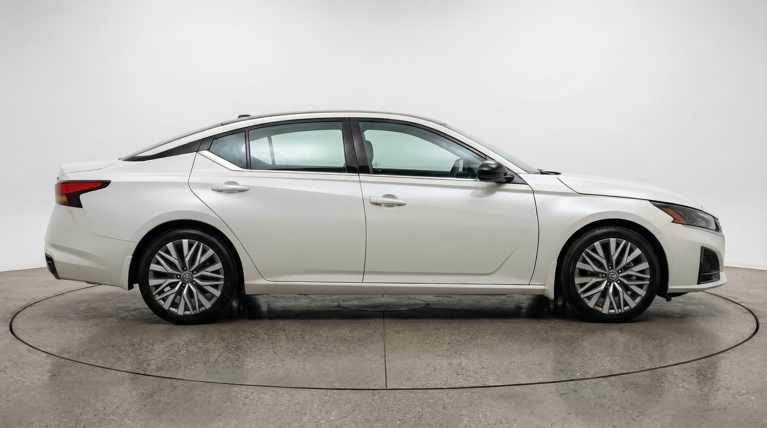 Thumbnail: 2025 Nissan Altima - 8