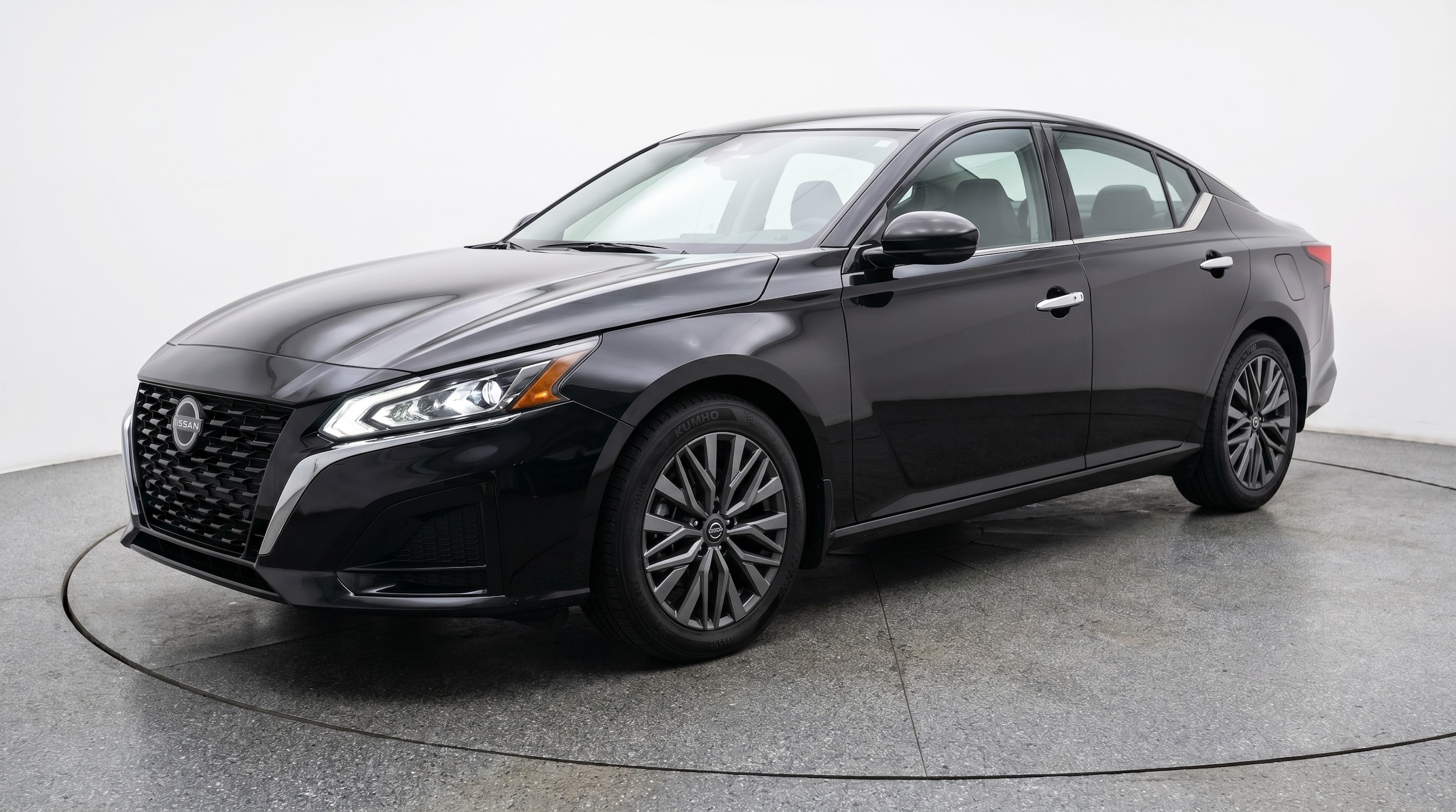 Thumbnail: 2025 Nissan Altima - 3