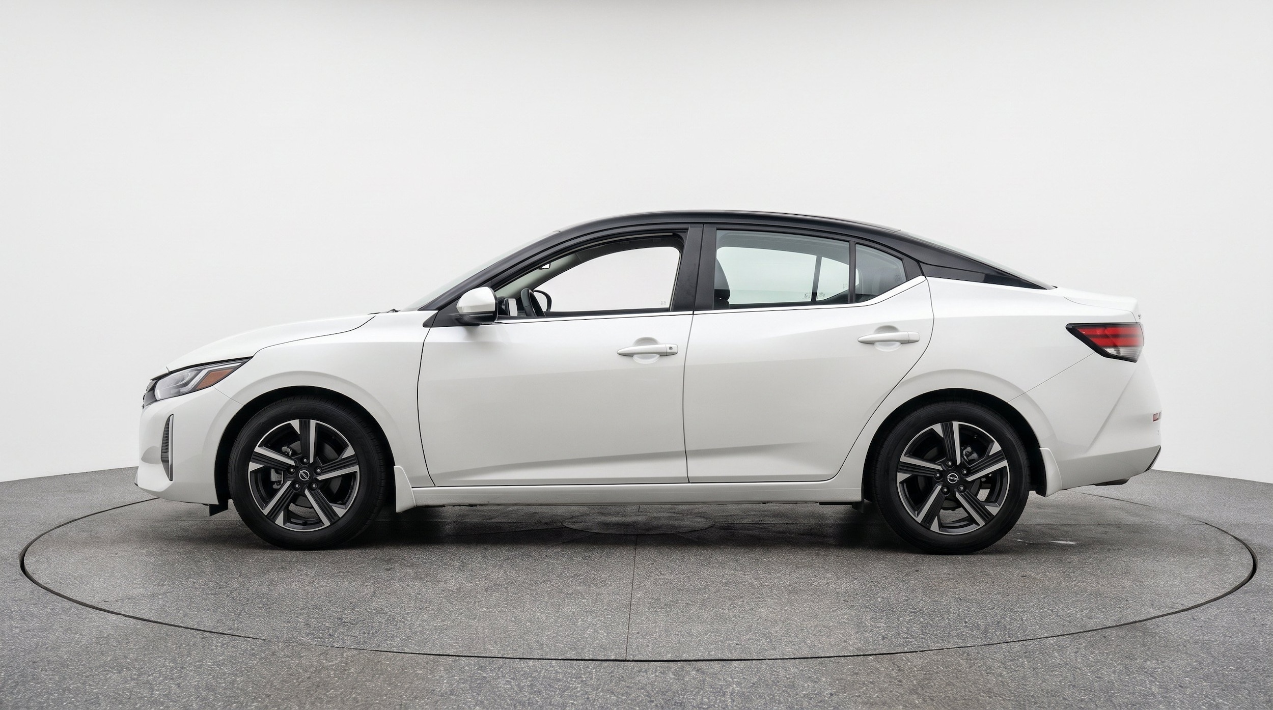 Thumbnail: 2025 Nissan Sentra - 5