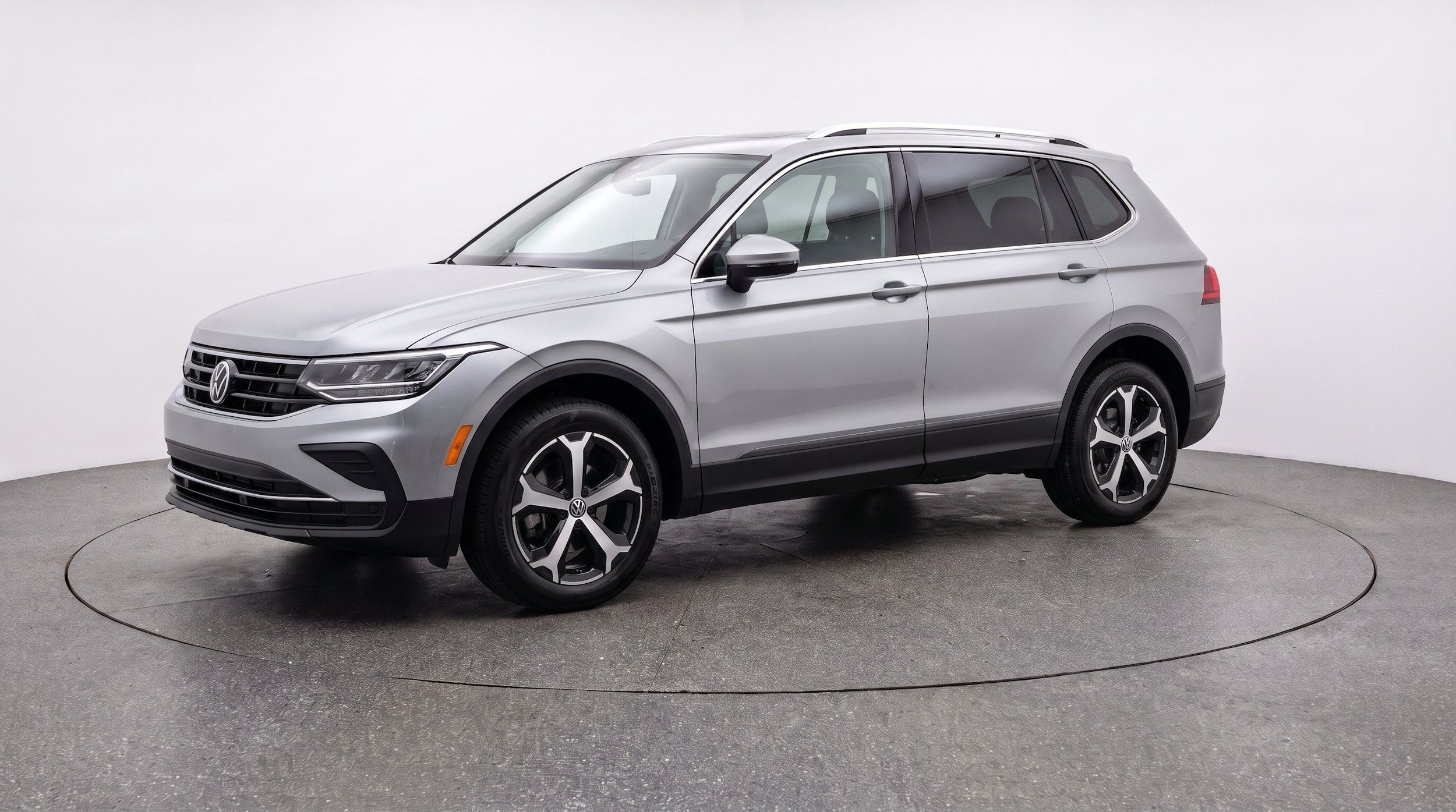 Thumbnail: 2026 Volkswagen Tiguan - 3