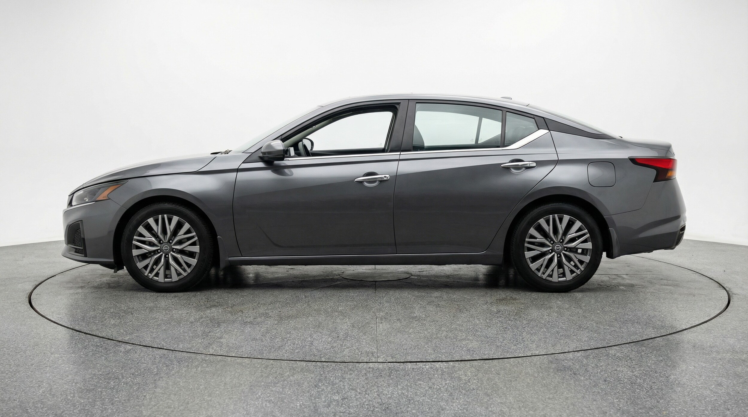 Thumbnail: 2025 Nissan Altima - 4