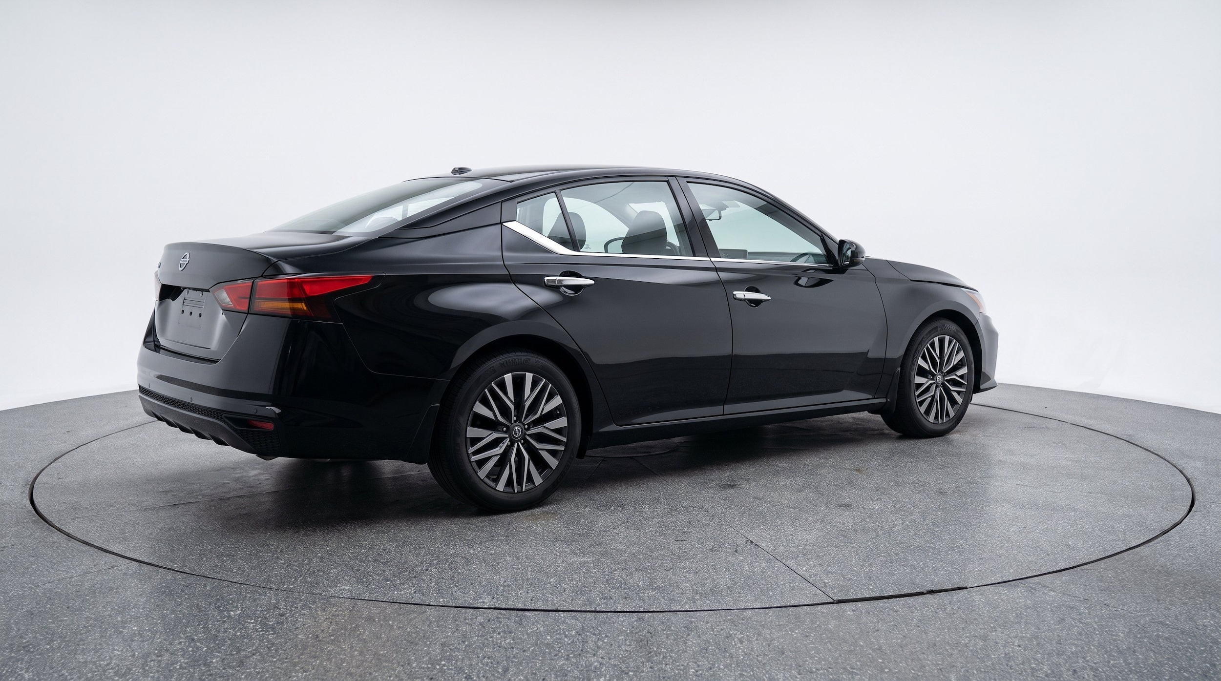 Thumbnail: 2025 Nissan Altima - 9