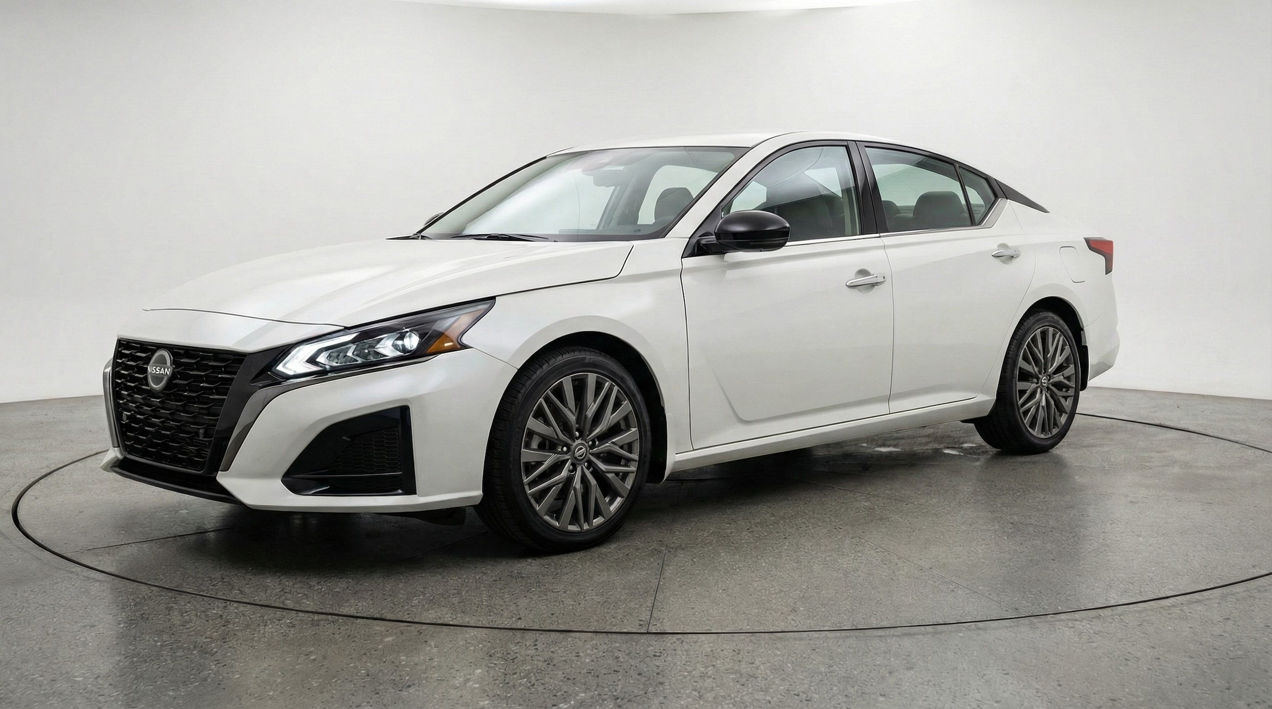 Thumbnail: 2025 Nissan Altima - 3