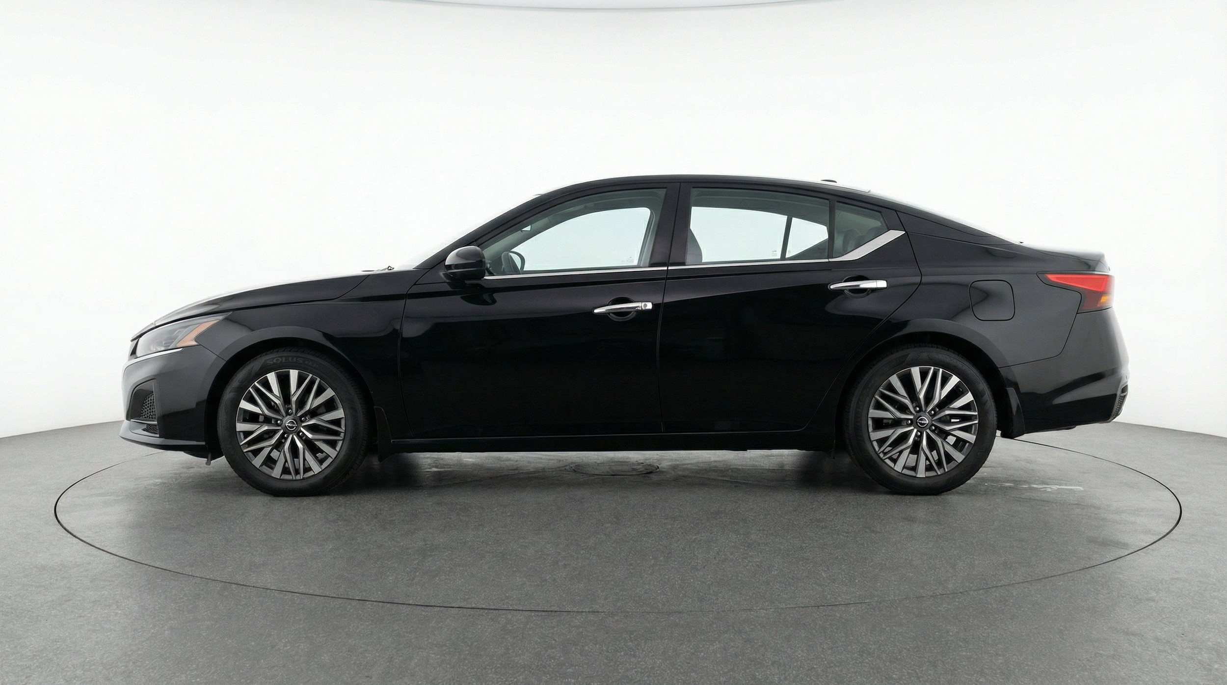 Thumbnail: 2025 Nissan Altima - 5